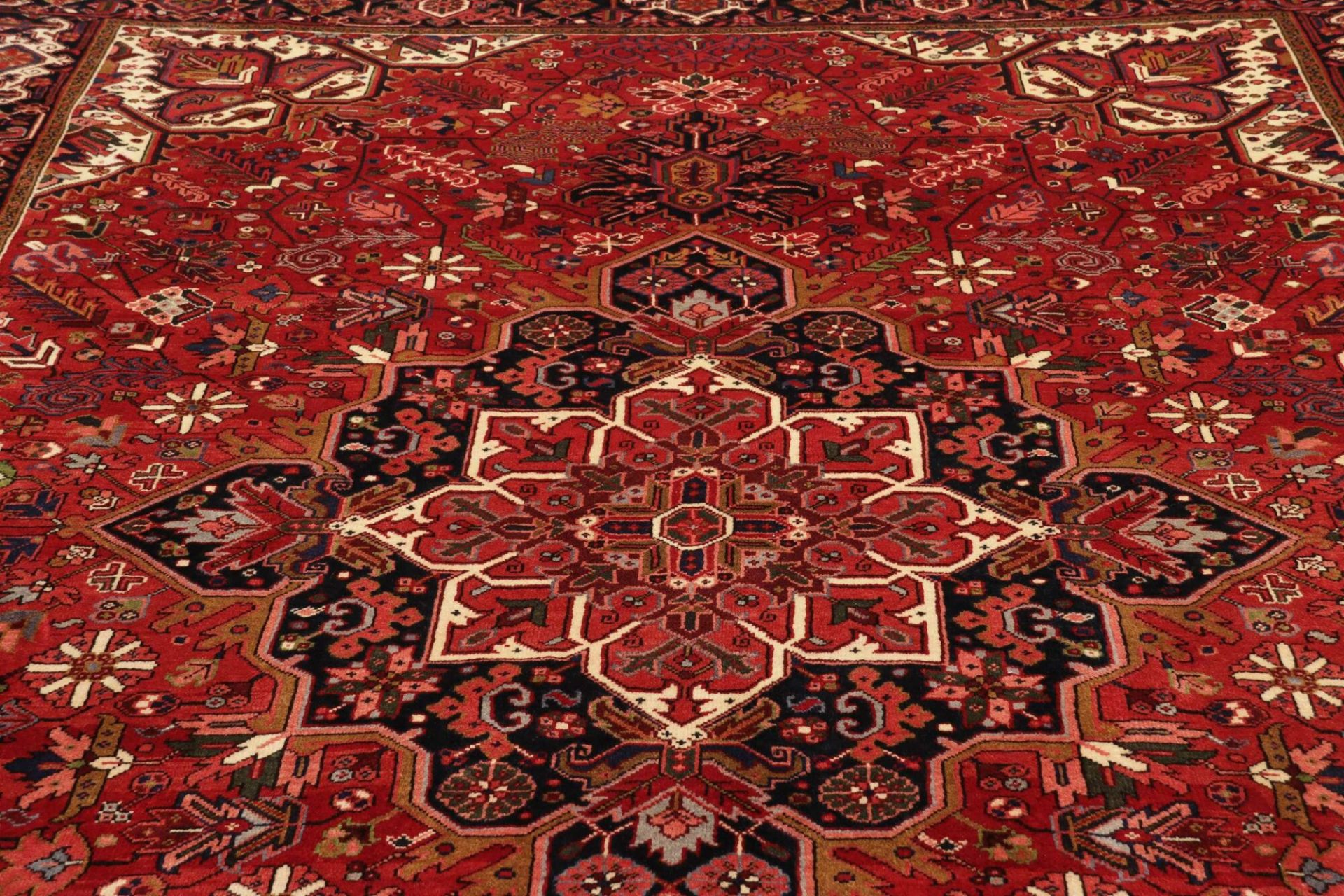 Handgeknüpfter Heriz Perserteppich 251 × 339 cm