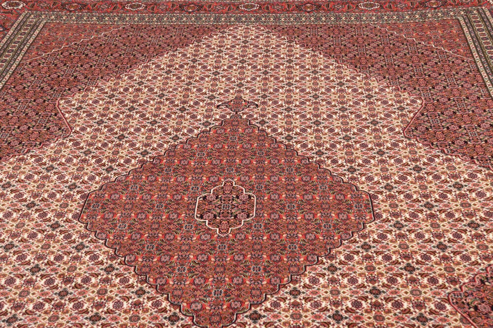 Perserteppich 266 × 369 cm aus Wolle, handgeknüpft