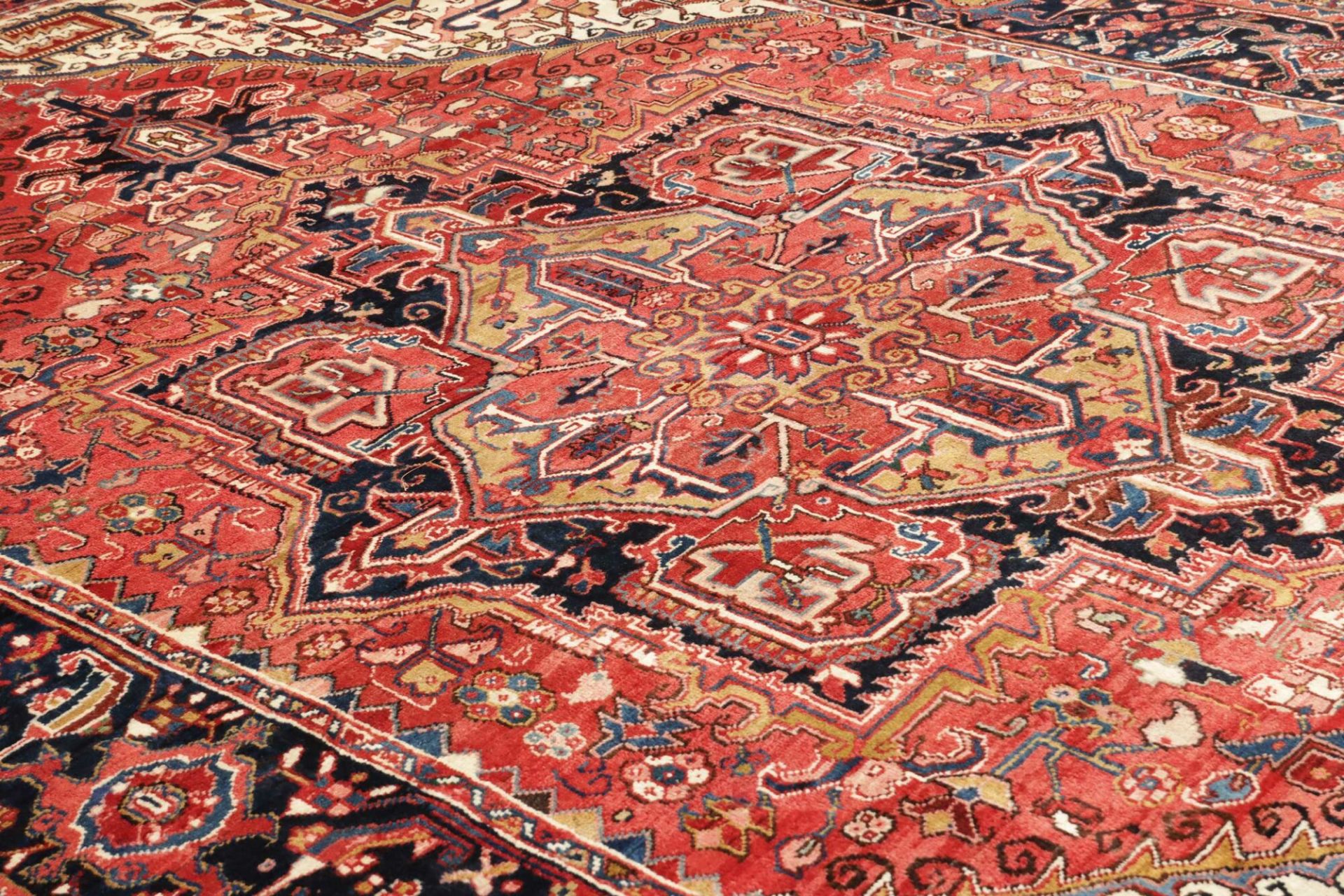 Handgeknüpfter Heriz Perserteppich, 233 × 334 cm, Wolle
