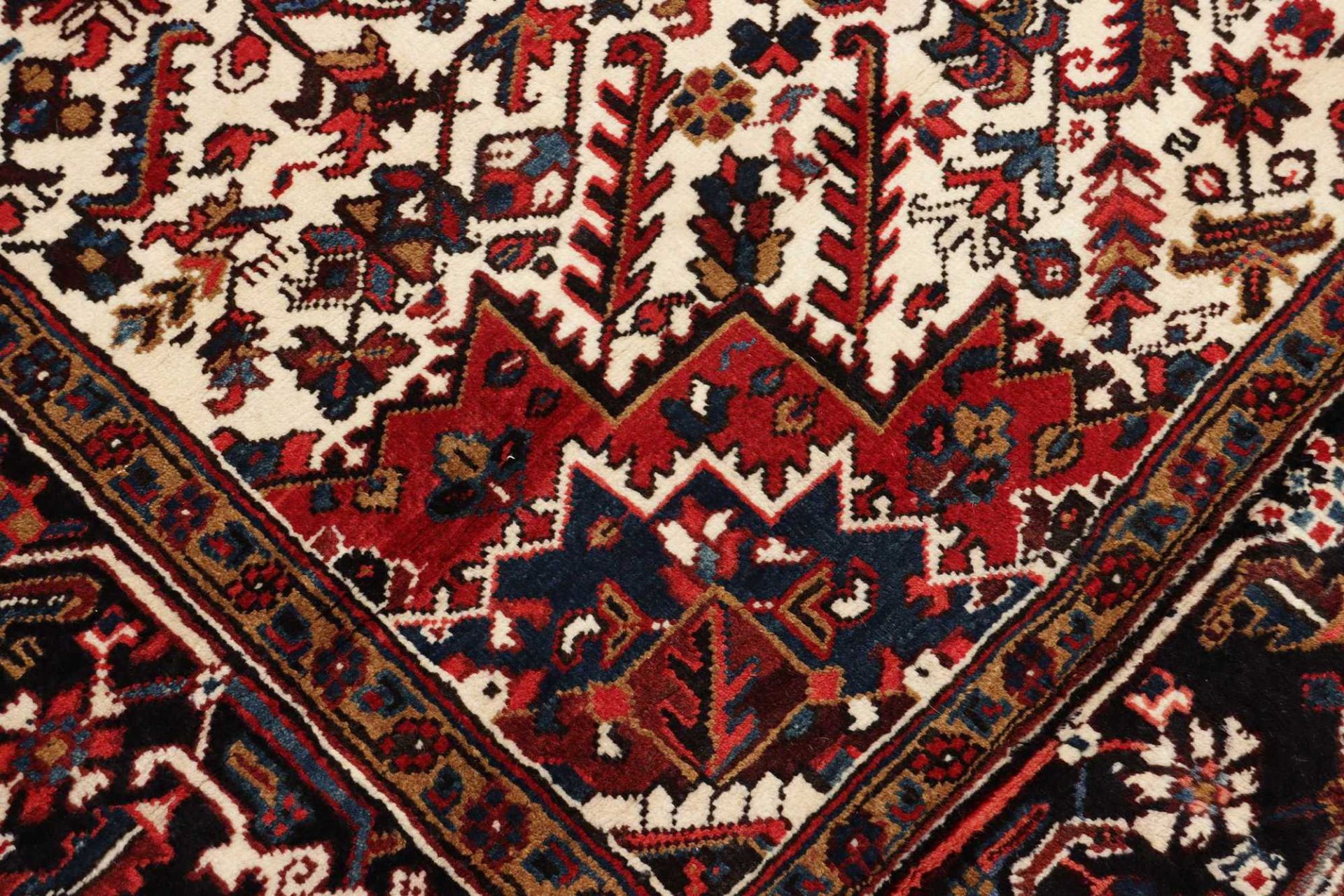 Handgeknüpfter Heriz Perserteppich 256 × 326 cm