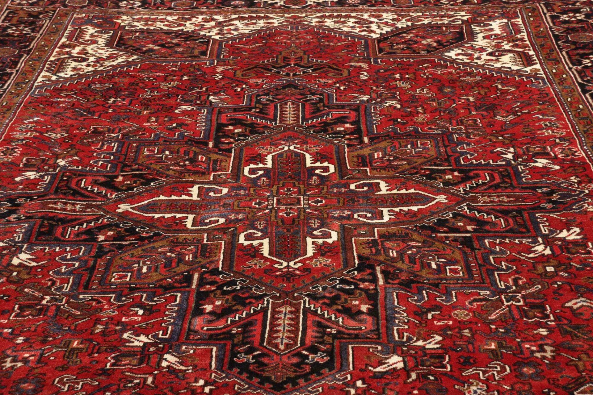 Handgeknüpfter Heriz Perserteppich 249 × 329 cm