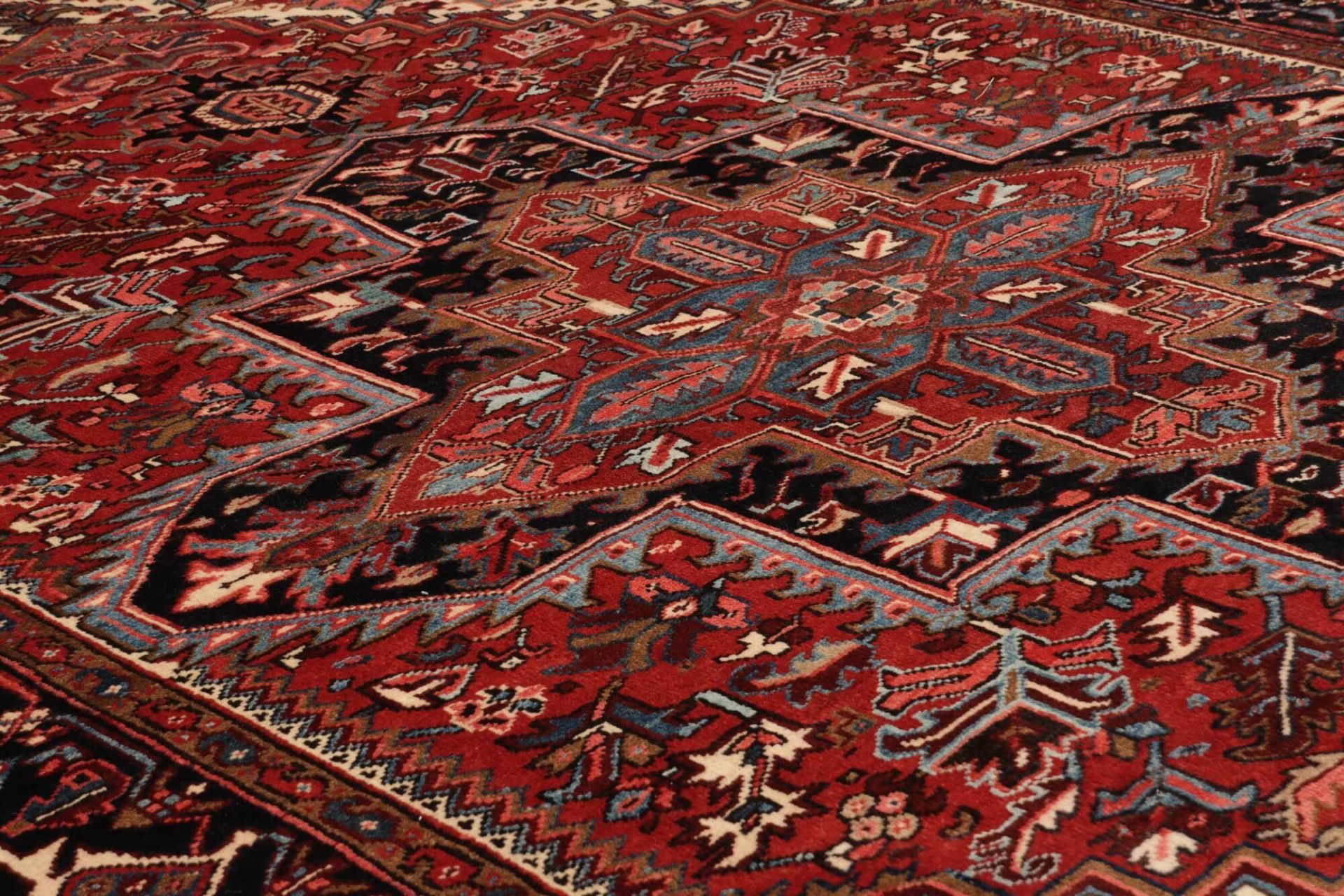 perserteppich-heriz-248-x-347-cm-schurwolle-handgeknupft-rustikal-26 Heriz Perserteppich aus Iran, 248 × 347 cm
