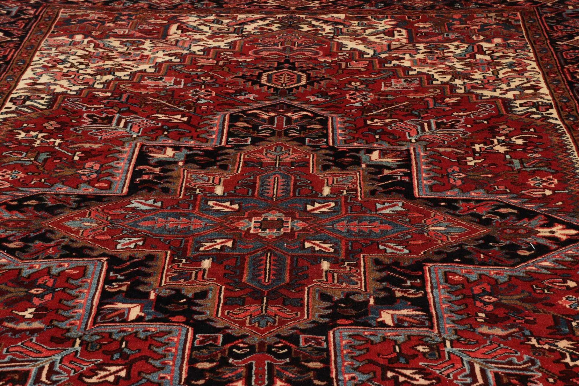 perserteppich-heriz-248-x-347-cm-schurwolle-handgeknupft-rustikal-27 Heriz Perserteppich aus Iran, 248 × 347 cm