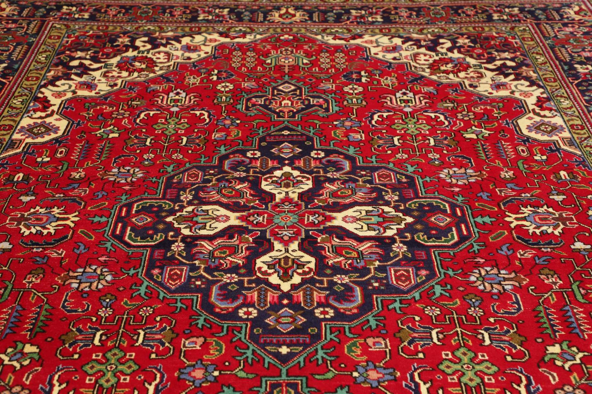 Handgeknüpfter Täbriz Perserteppich 249 × 341 cm