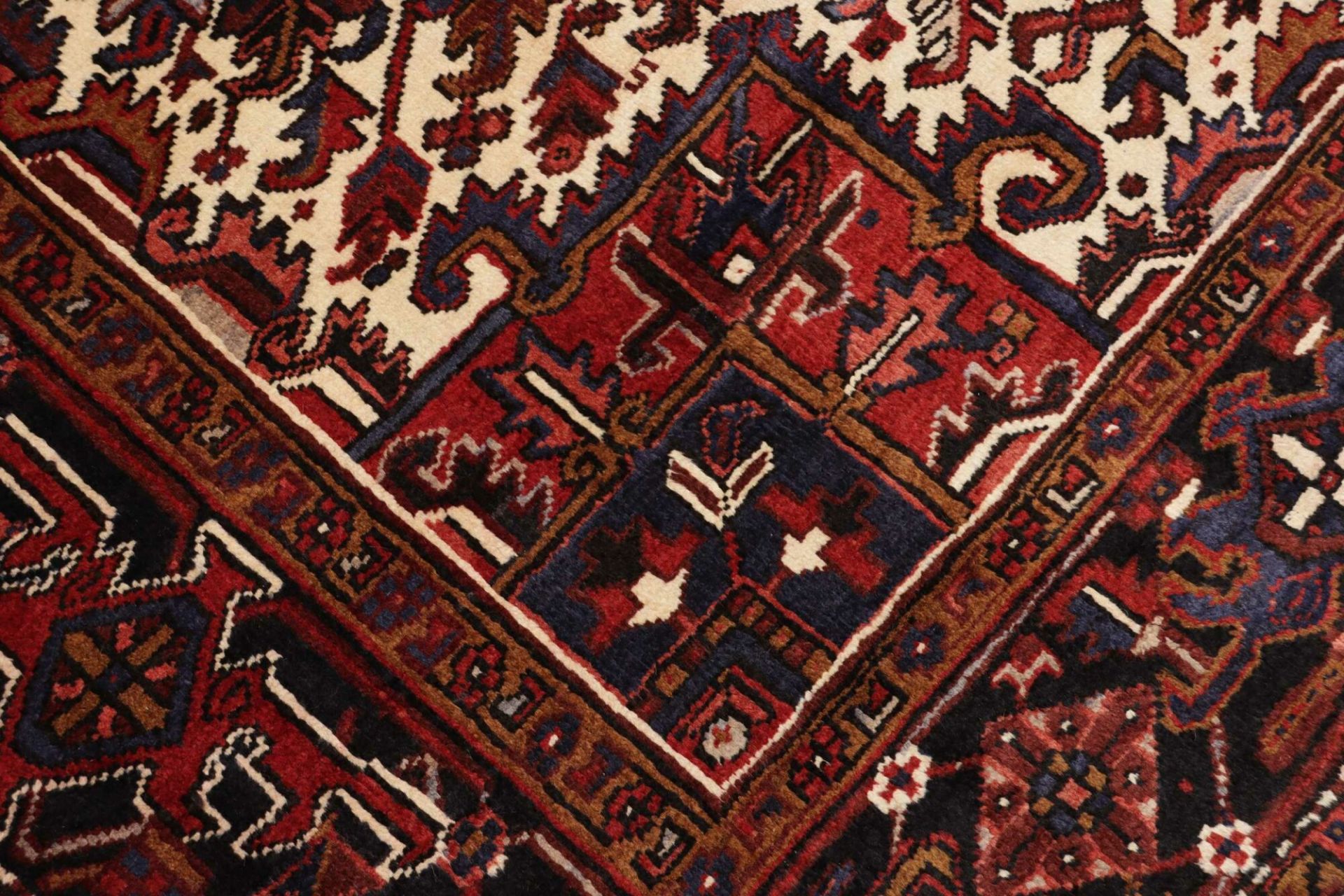 Handgeknüpfter Heriz Perserteppich 245 × 339 cm