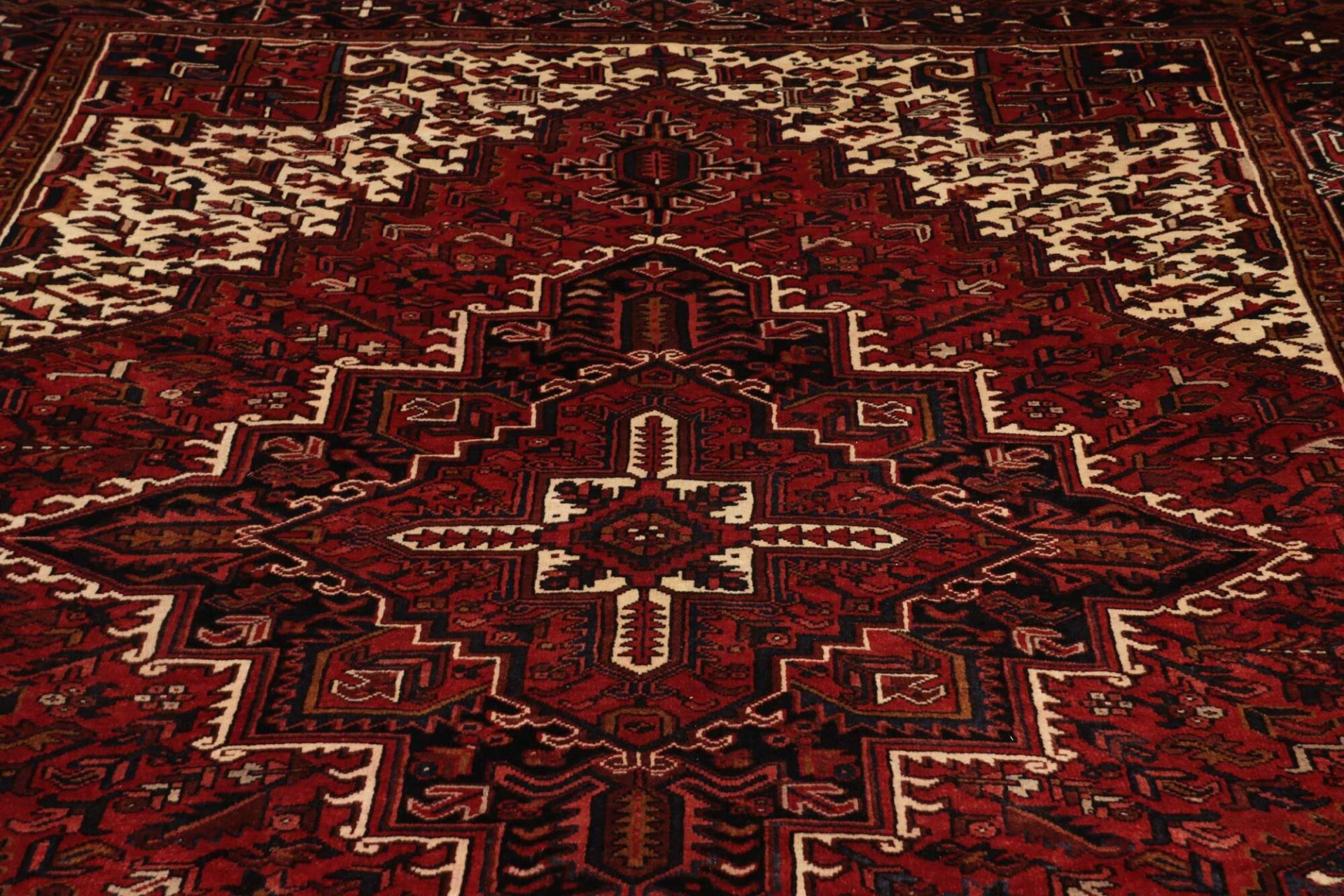 Handgeknüpfter Heriz Perserteppich 245 × 339 cm