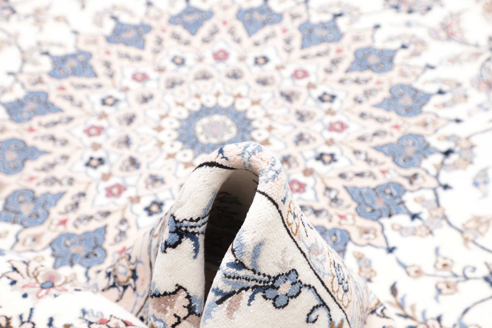 Nain Perserteppich aus Iran, 253 × 366 cm