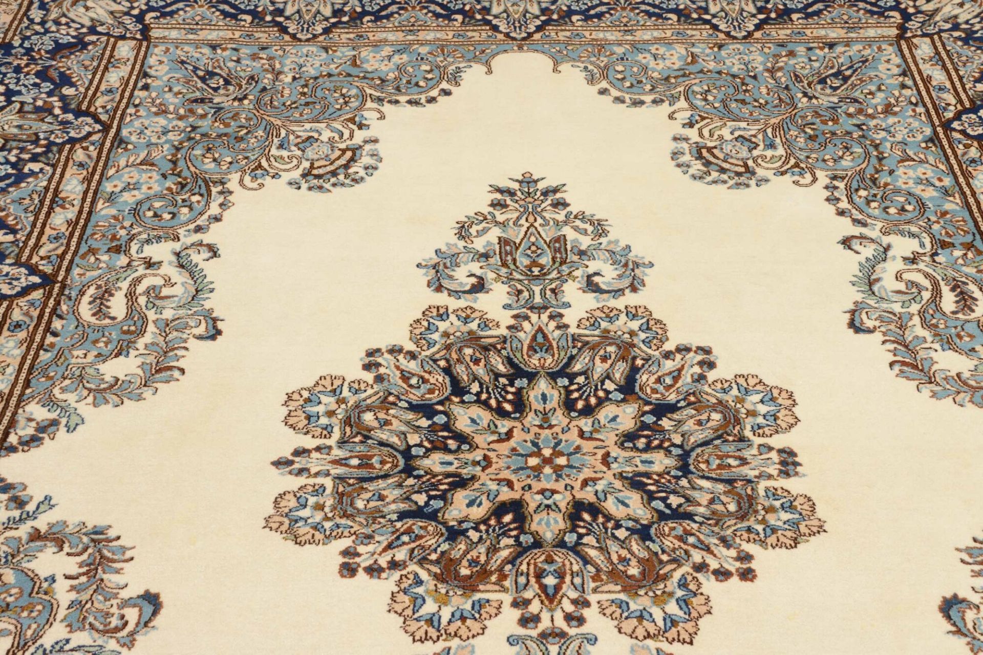 Kerman Perserteppich 226 × 327 cm aus Wolle, handgeknüpft