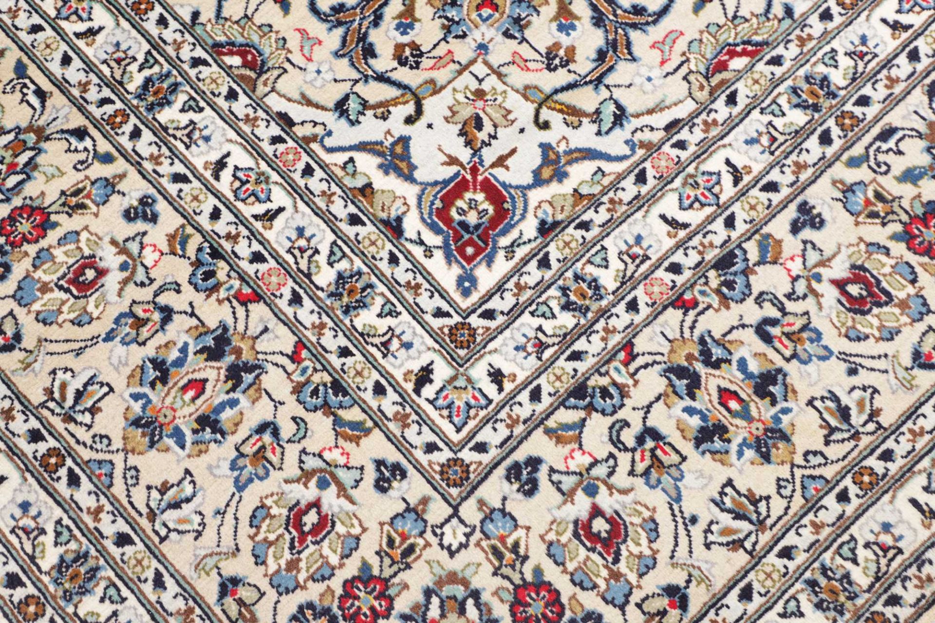 Kashan Perserteppich 246 × 359 cm aus Wolle, handgeknüpft