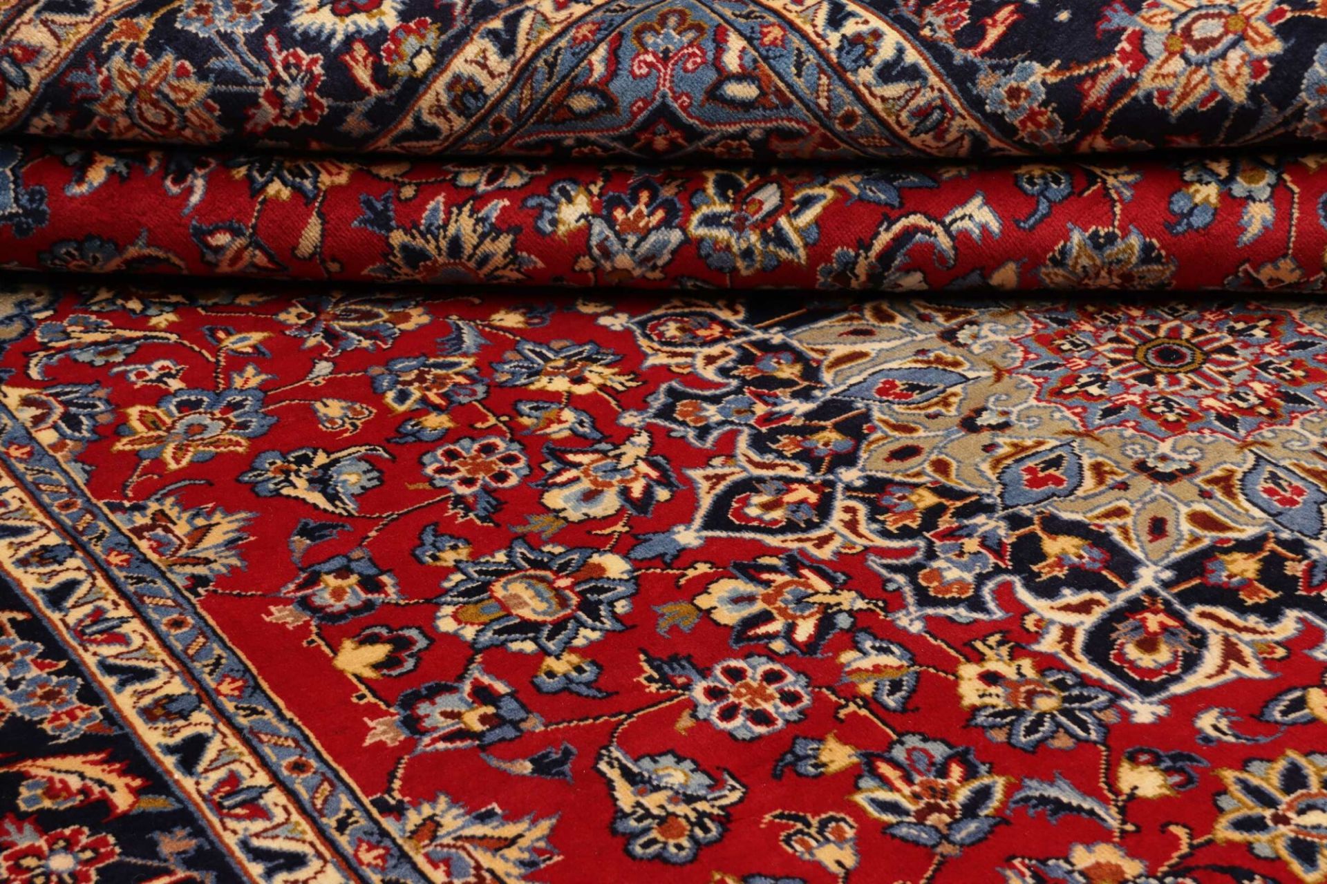 Isfahan Perserteppich 251 × 372 cm aus Wolle, handgeknüpft