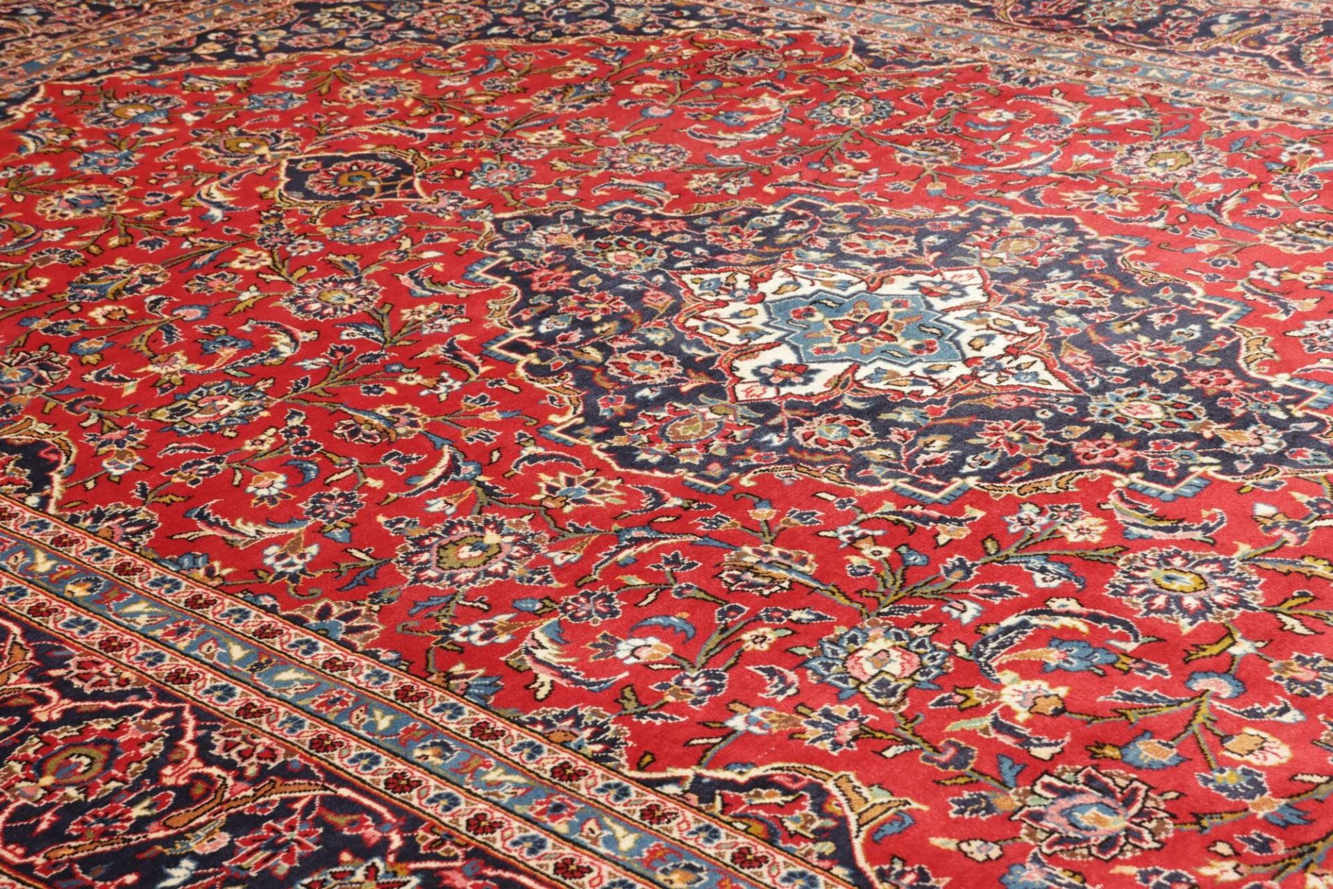 Handgeknüpfter Kashan Perserteppich 248 × 374 cm