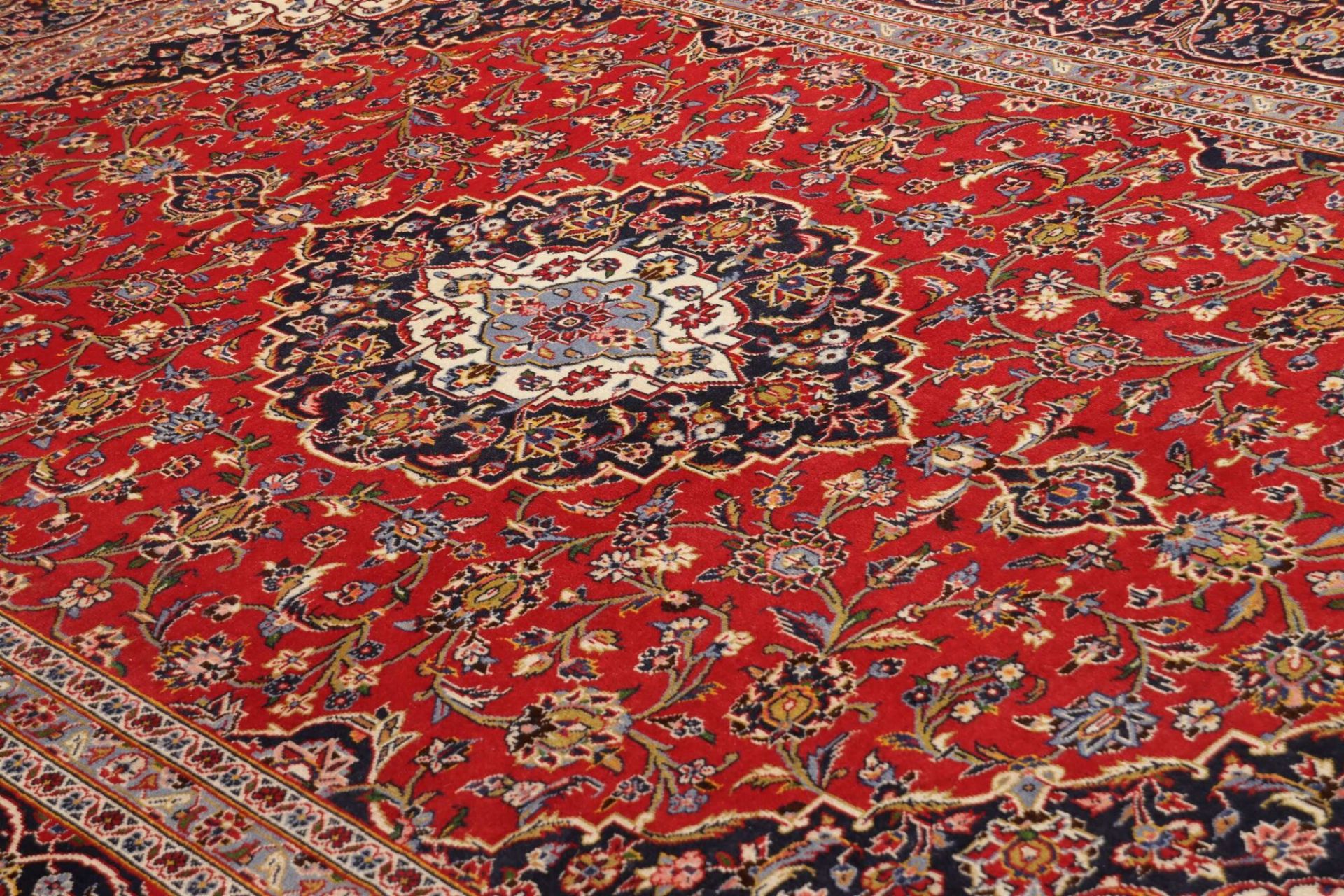 Handgeknüpfter Kashan Perserteppich 245 × 351 cm