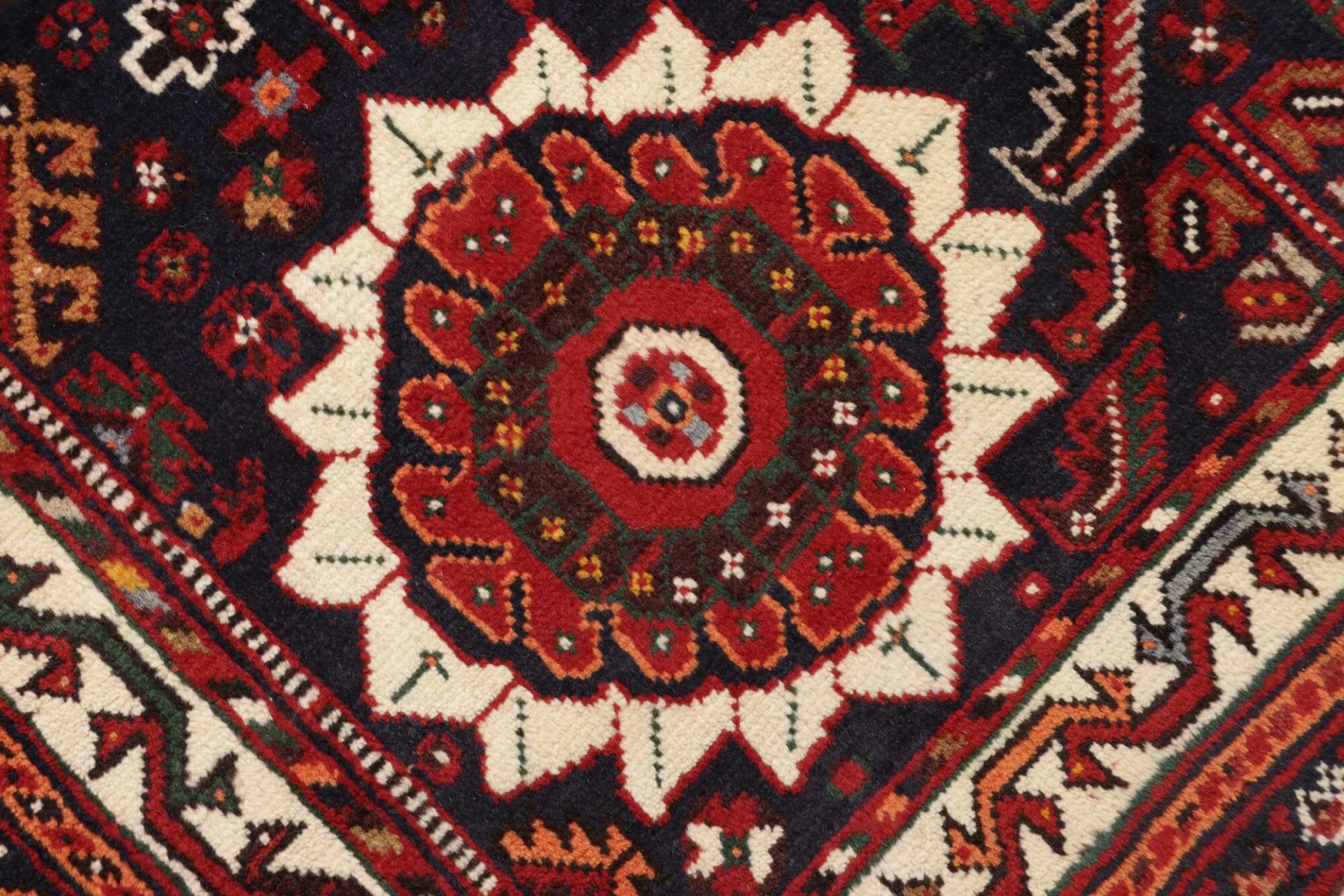 Qashqai Perserteppich aus Iran, 228 × 327 cm