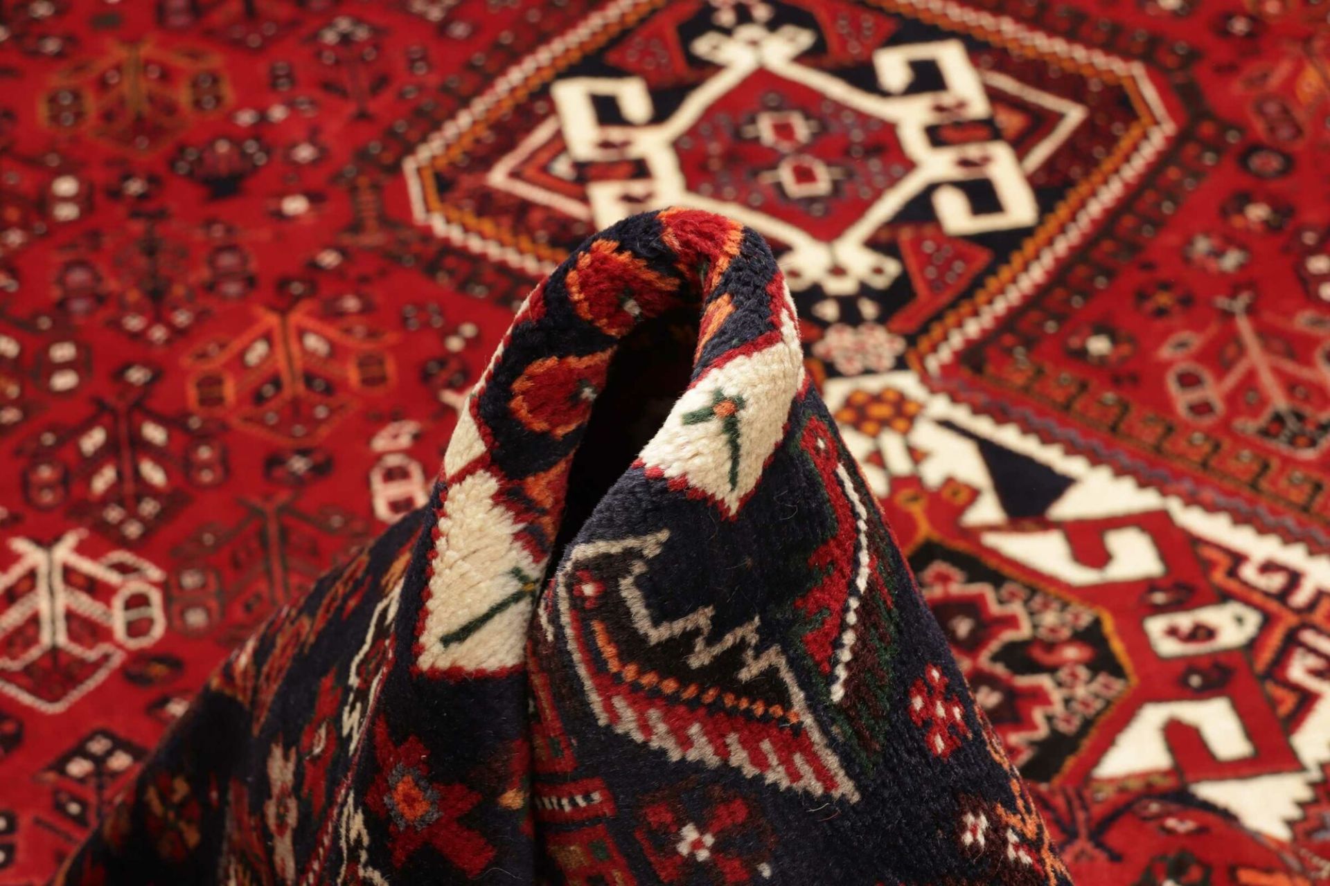 Qashqai Perserteppich aus Iran, 228 × 327 cm