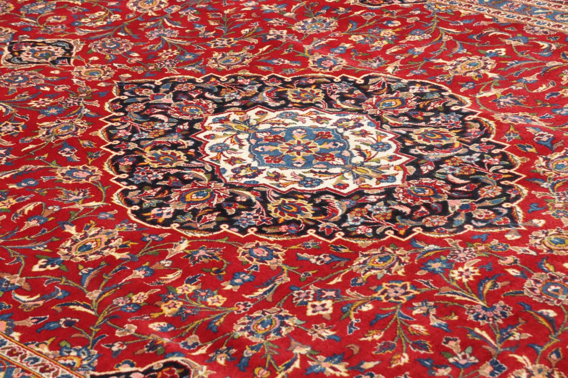 Handgeknüpfter Kashan Perserteppich, 247 × 346 cm, Wolle