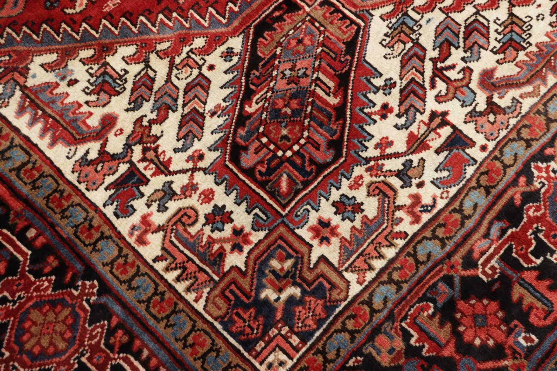 Heriz Perserteppich aus Iran, 253 × 357 cm