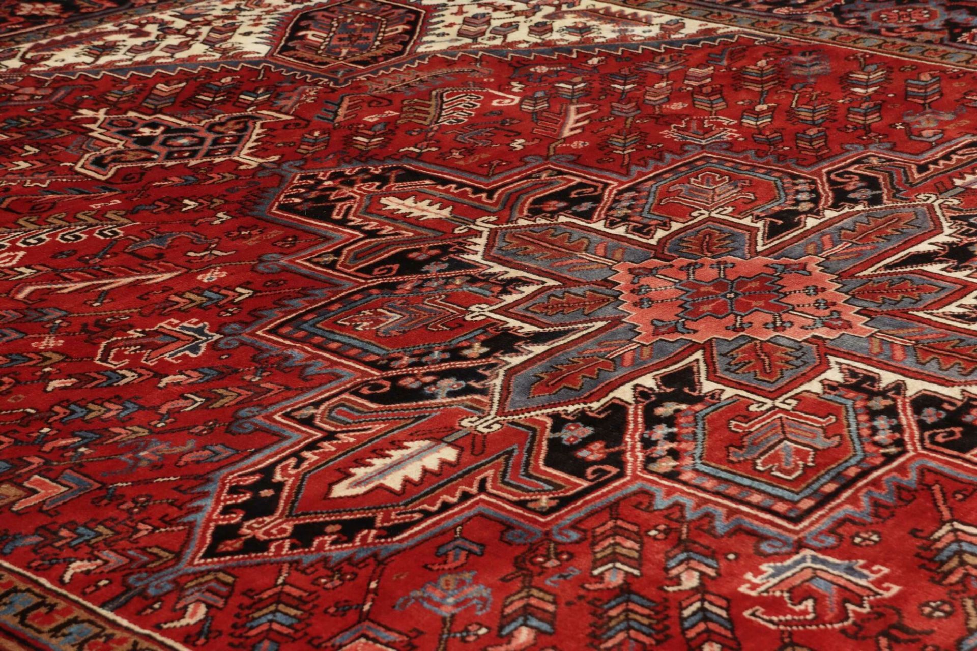 Heriz Perserteppich aus Iran, 253 × 357 cm
