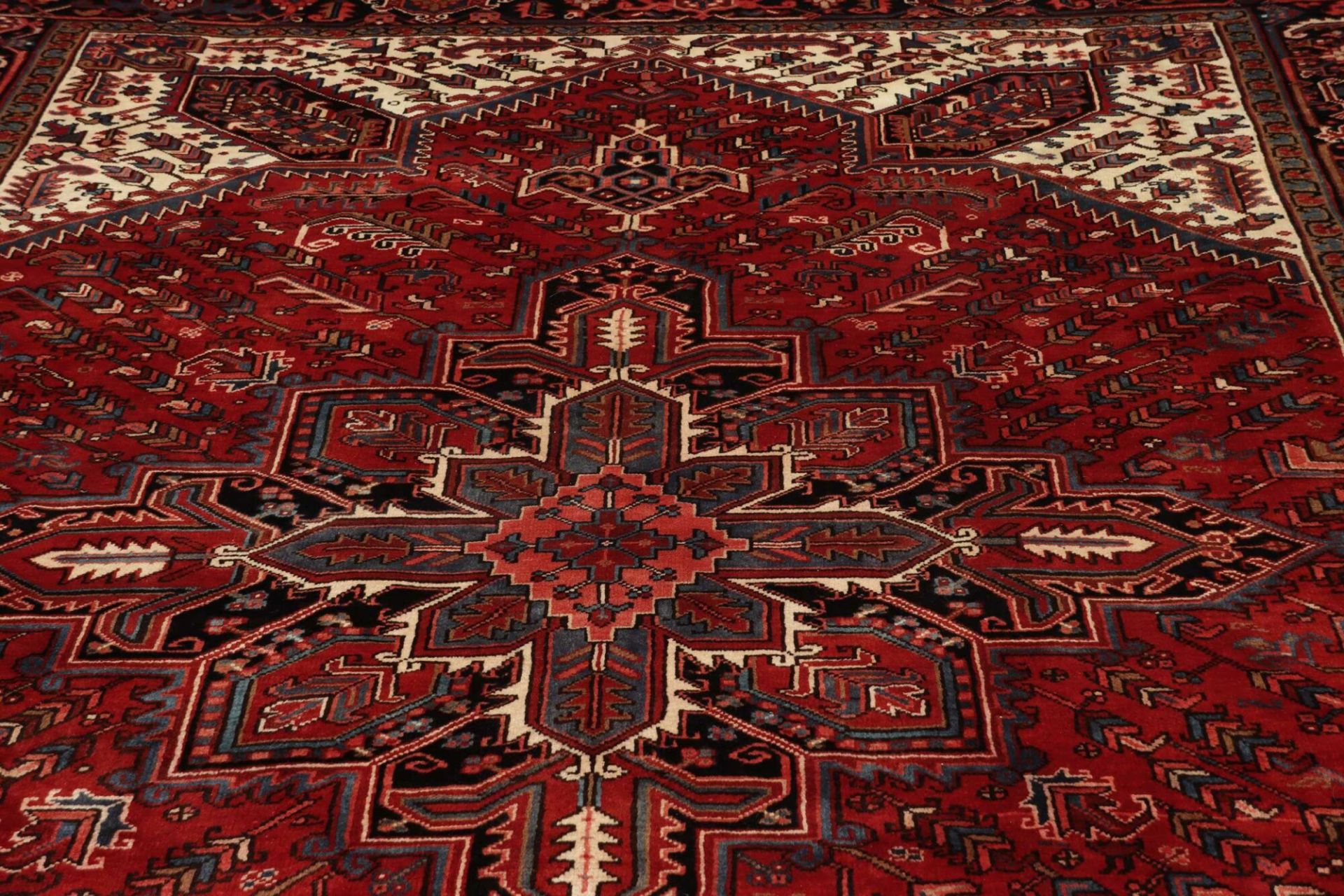 Heriz Perserteppich aus Iran, 253 × 357 cm