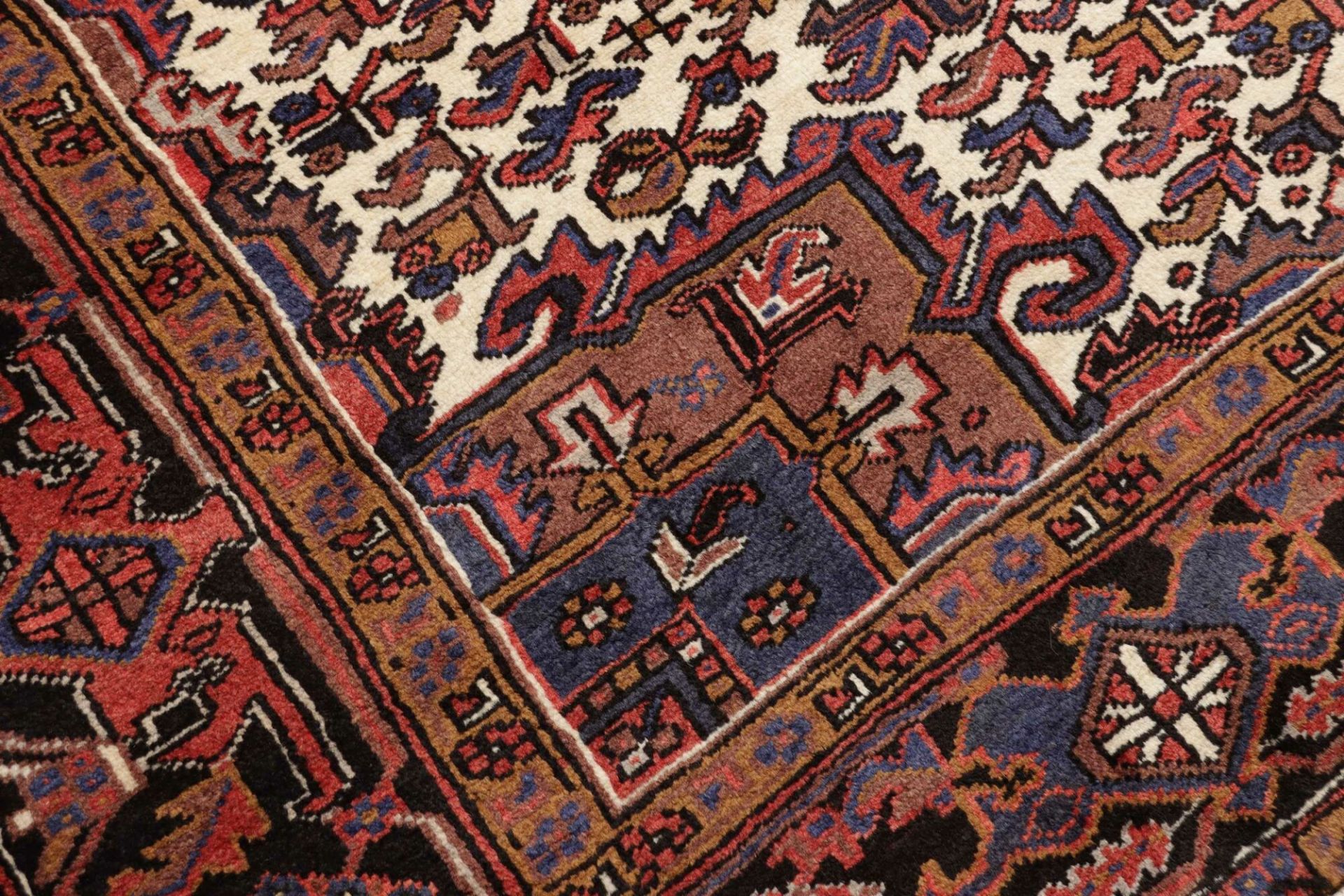 perserteppich-heriz-241-x-332-cm-schurwolle-handgeknupft-rustikal-15 Handgeknüpfter Heriz Perserteppich 241 × 332 cm