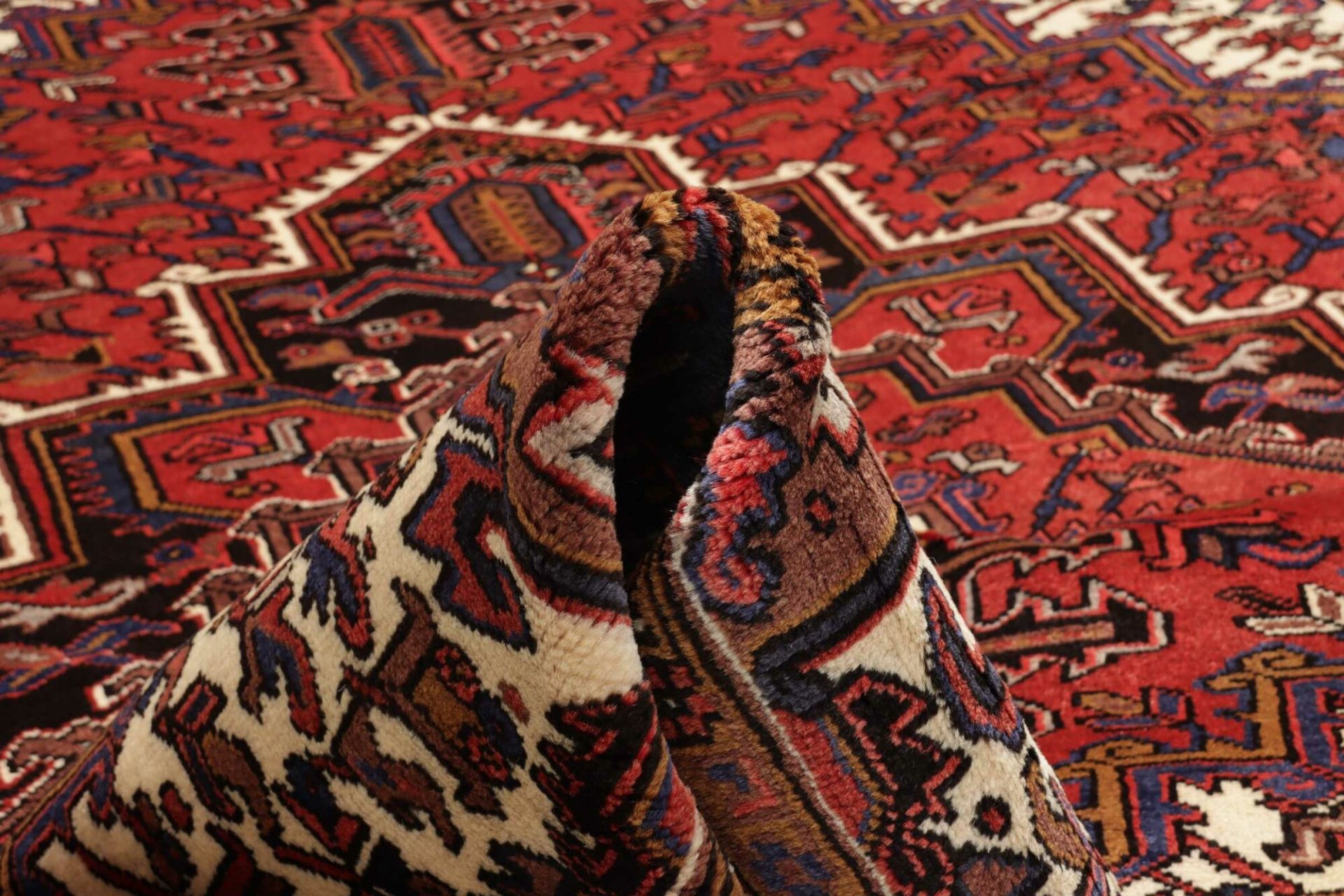 perserteppich-heriz-241-x-332-cm-schurwolle-handgeknupft-rustikal-18 Handgeknüpfter Heriz Perserteppich 241 × 332 cm