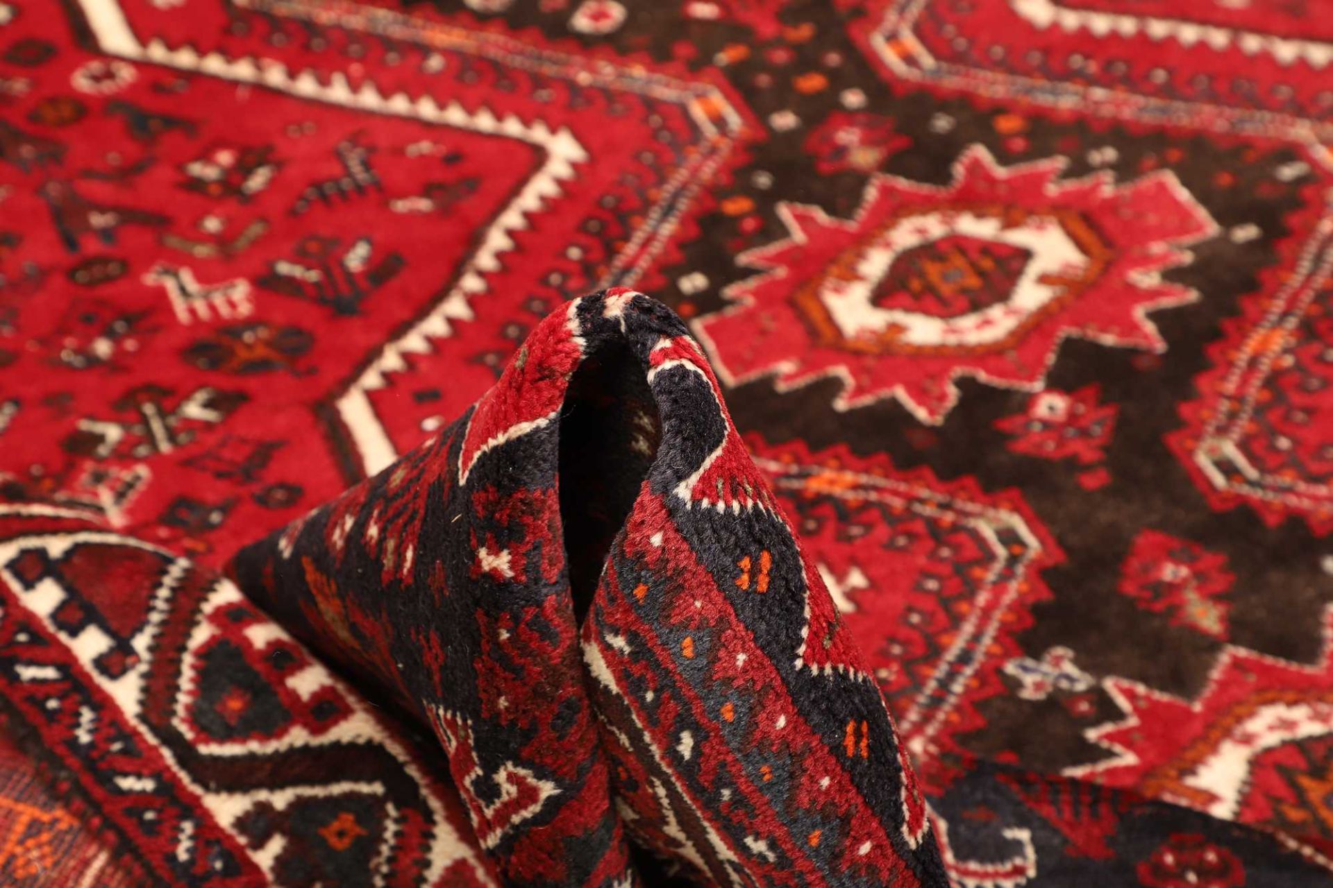 Shiraz Perserteppich 236 × 336 cm aus Wolle, handgeknüpft