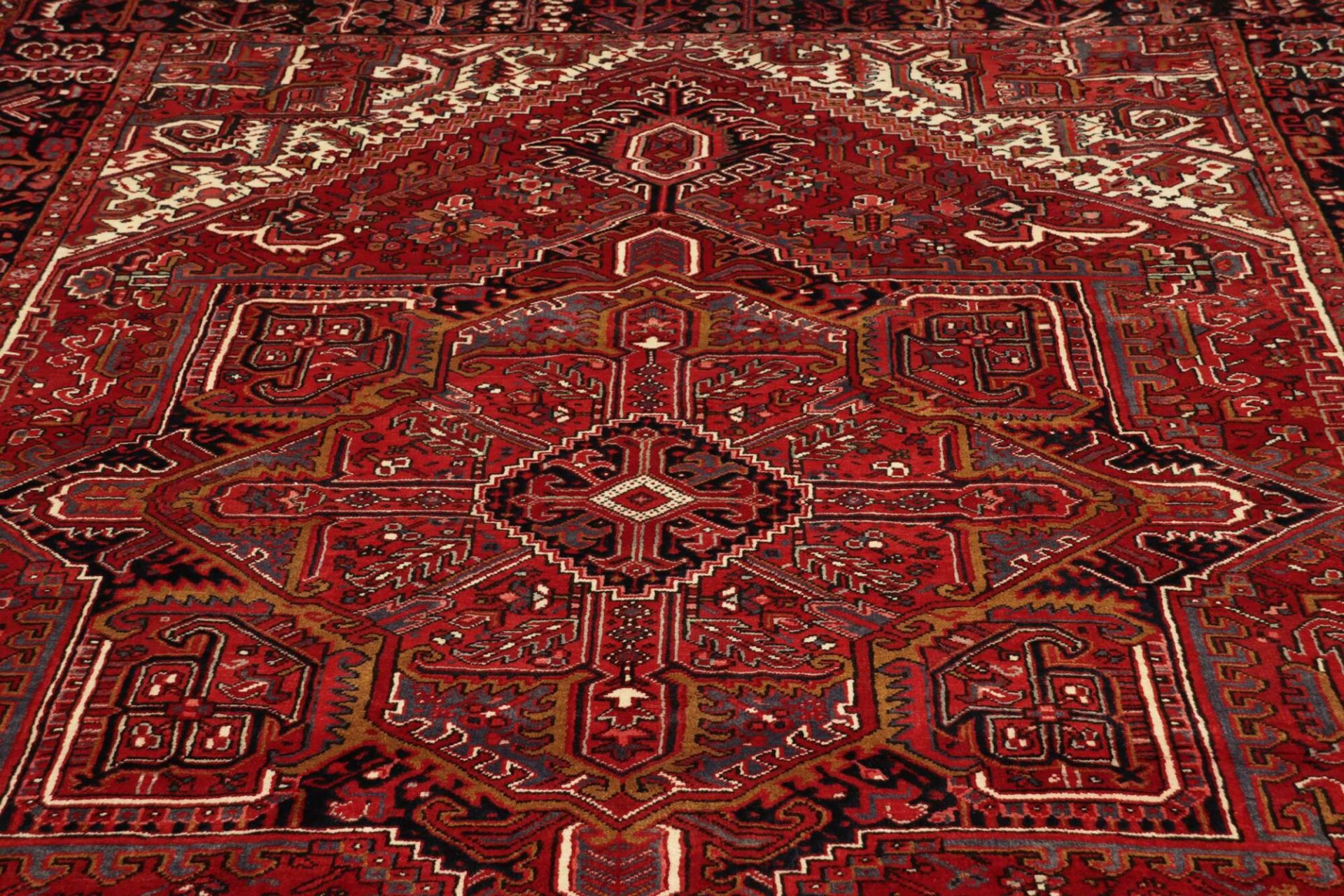 Heriz Perserteppich aus Iran, 247 × 354 cm