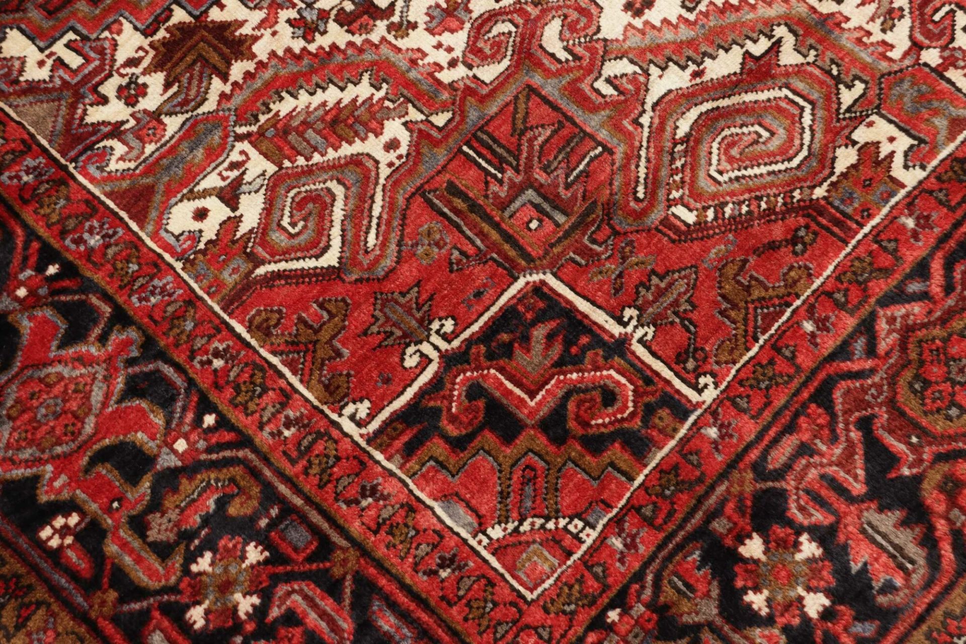 Heriz Perserteppich aus Iran, 246 × 329 cm