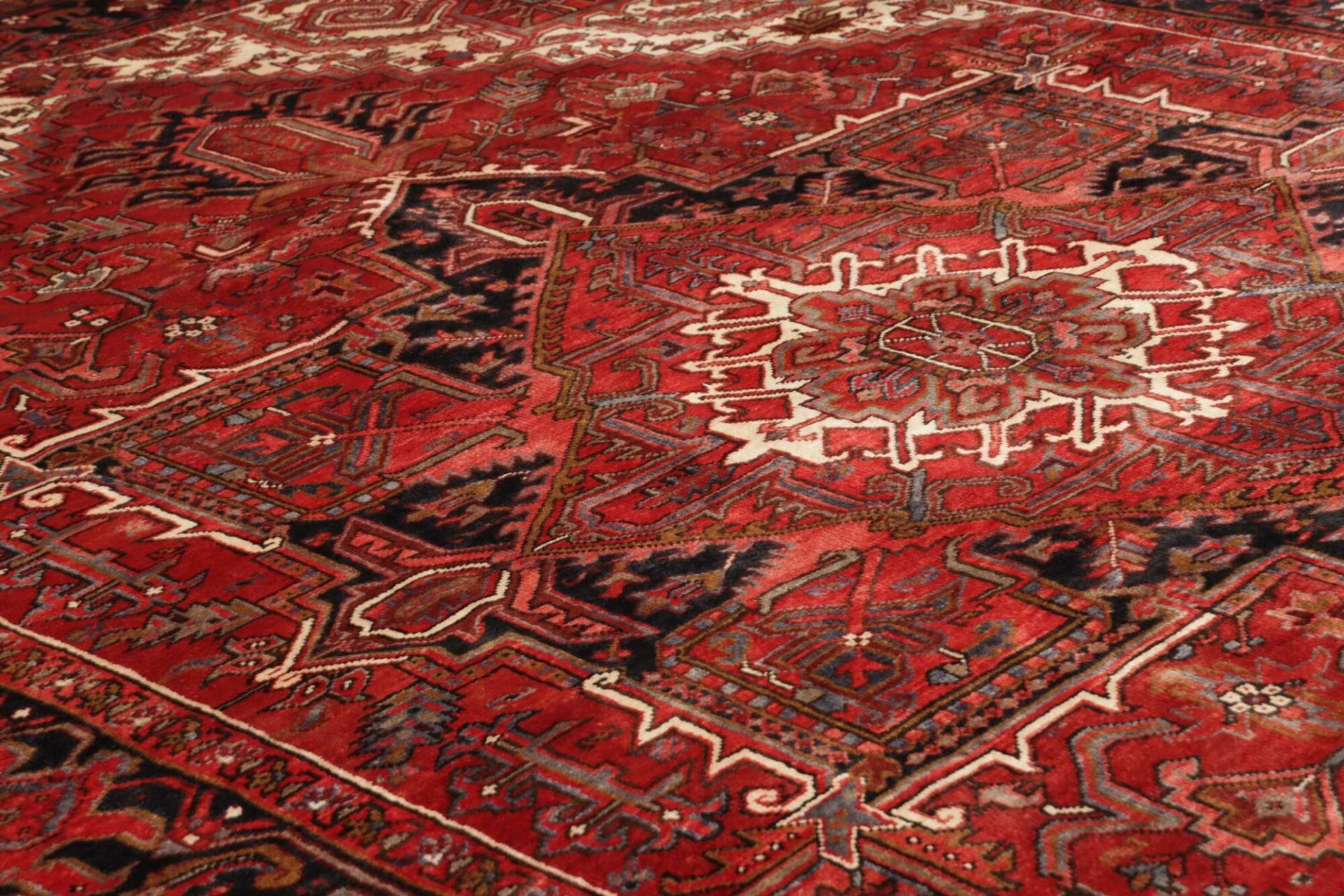 Heriz Perserteppich aus Iran, 246 × 329 cm