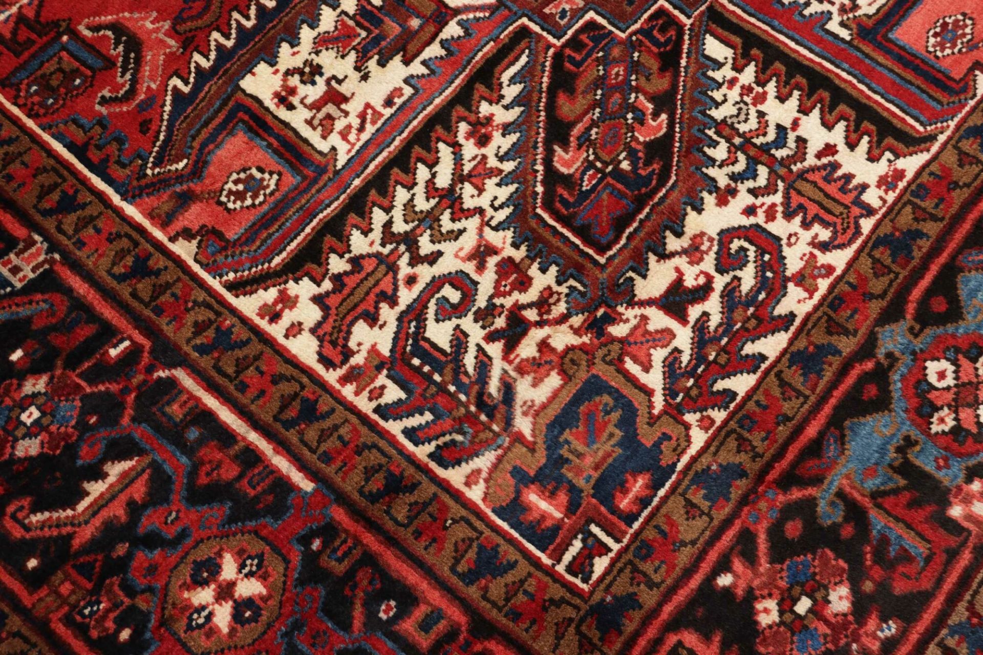 Handgeknüpfter Heriz Perserteppich 257 × 332 cm