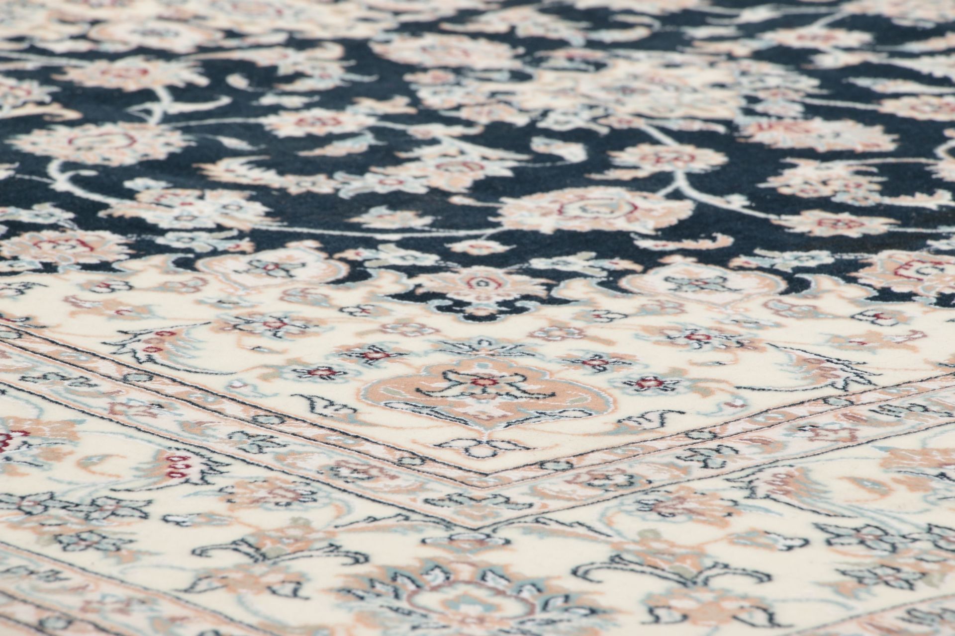 perserteppich-isfahan-200-x-315-cm-schurwolle-seide-handgeknupft-3 Isfahan Perserteppich aus Iran, 200 × 315 cm