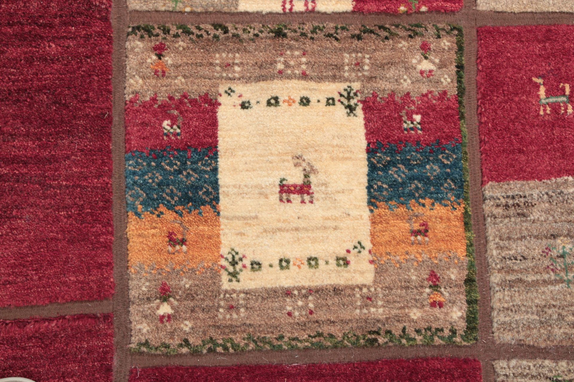 gabbeh-teppich-iran-200-x-300-cm-schurwolle-handgeknupft-weich-2 Handgeknüpfter Gabbeh Perserteppich, 200 × 300 cm, Wolle