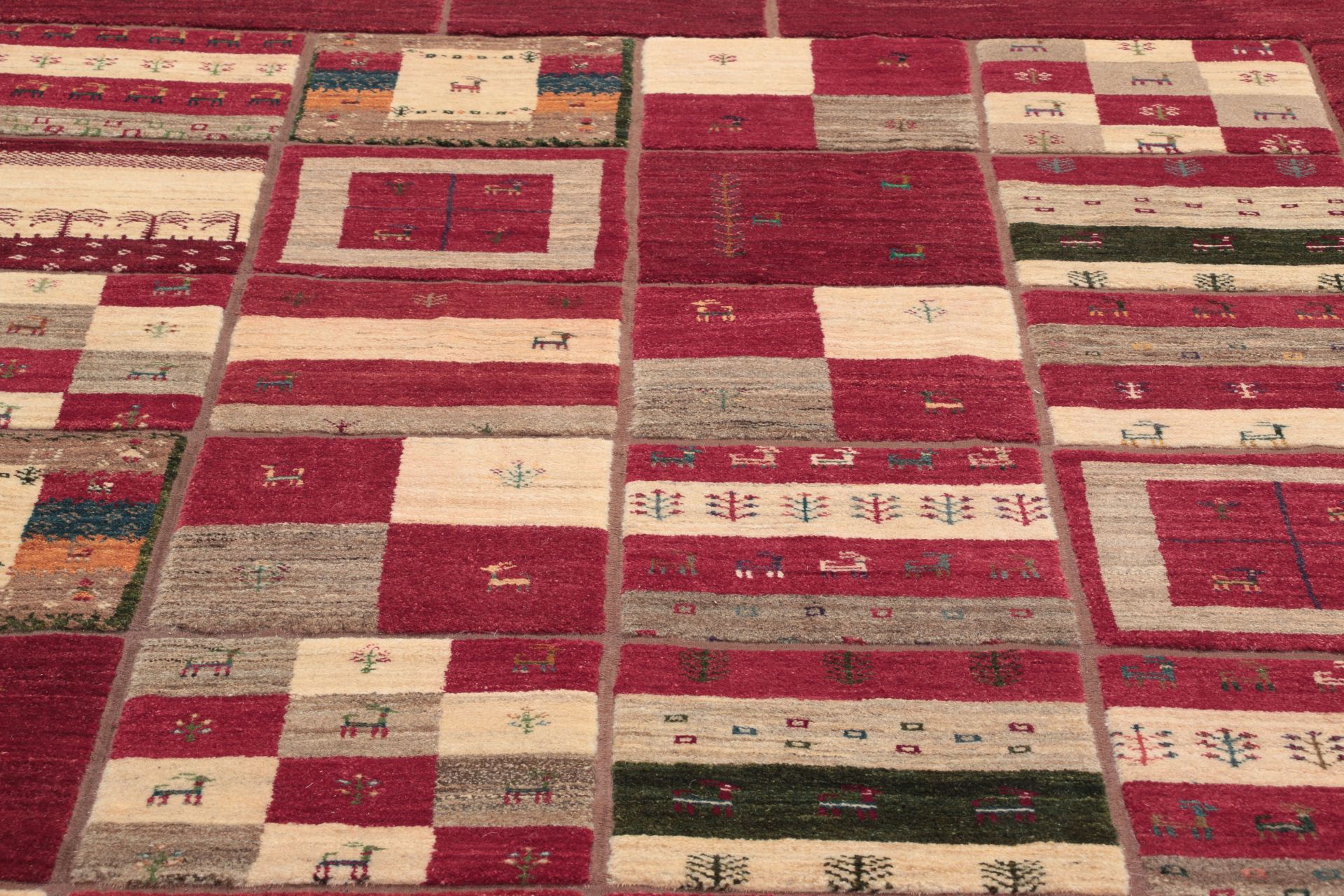 gabbeh-teppich-iran-200-x-300-cm-schurwolle-handgeknupft-weich-3 Handgeknüpfter Gabbeh Perserteppich, 200 × 300 cm, Wolle