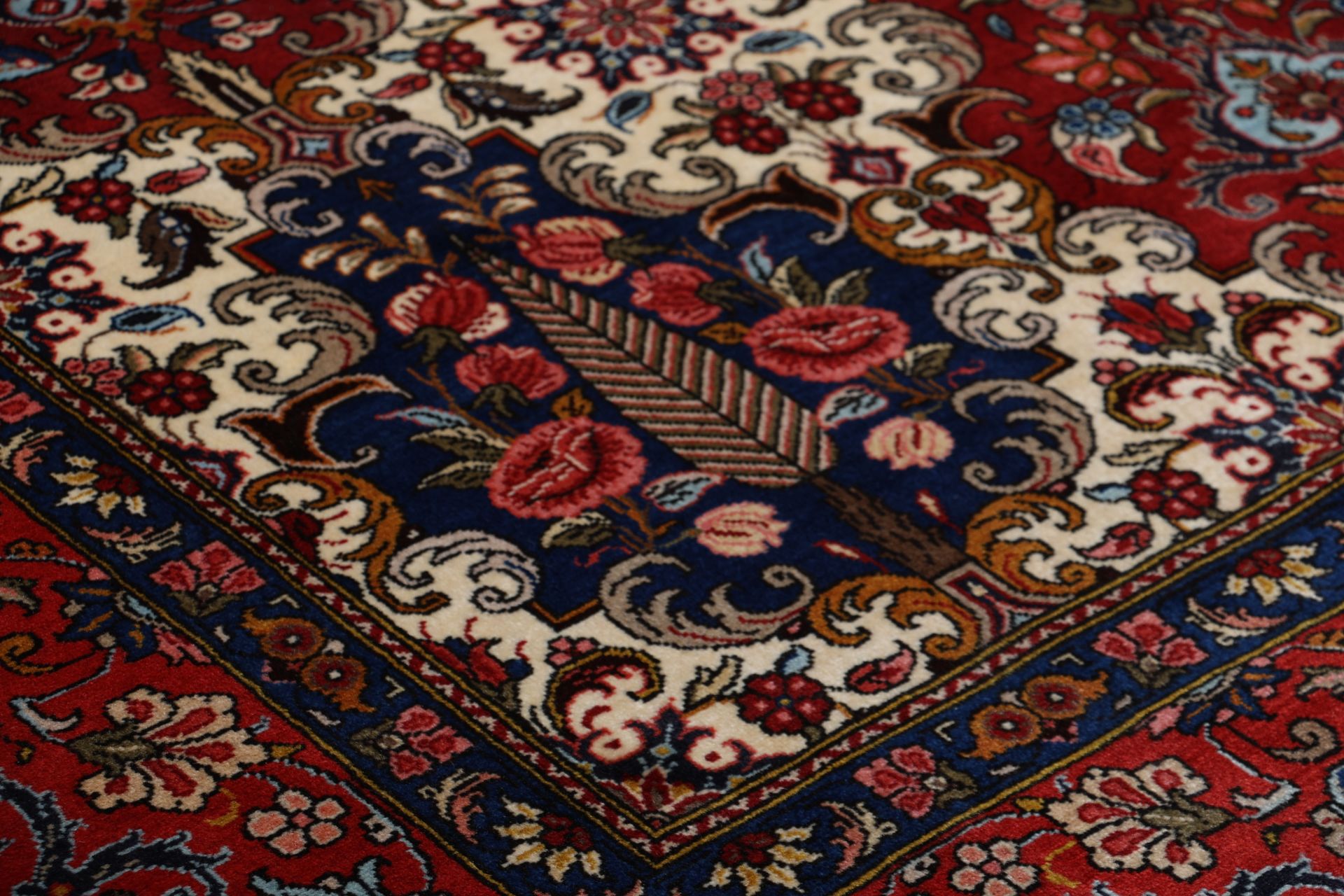 Handgeknüpfter Bakhtiari Perserteppich 211 × 295 cm