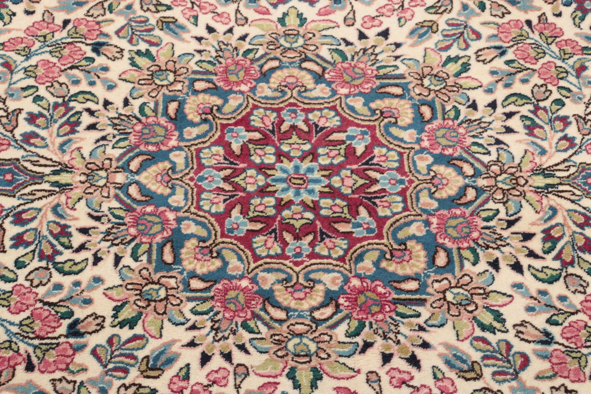 perserteppich-kirman-200-x-300-cm-schurwolle-handgeknupft-ornamentale-muster-2 Handgeknüpfter Kerman Perserteppich 200 × 300 cm
