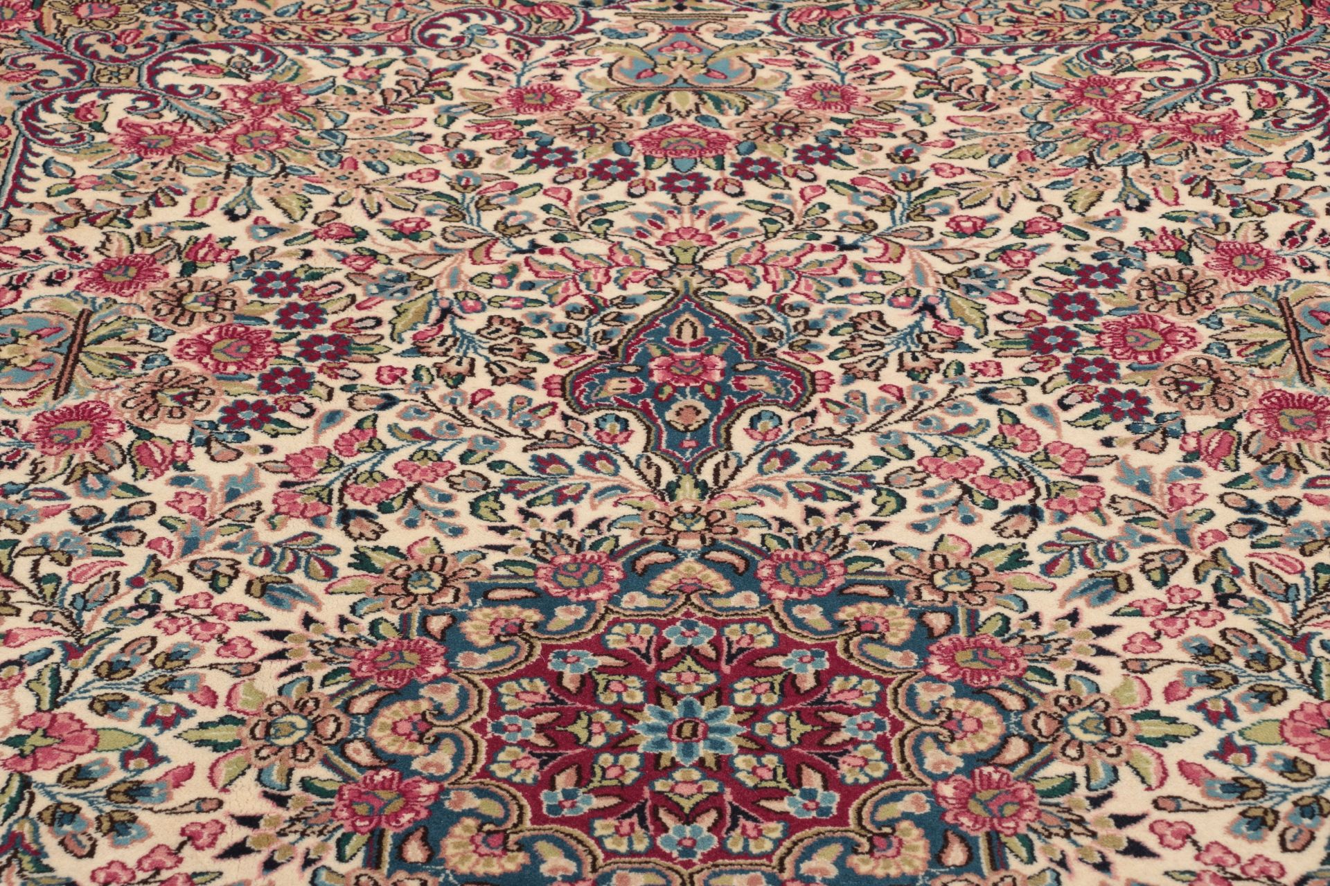 perserteppich-kirman-200-x-300-cm-schurwolle-handgeknupft-ornamentale-muster-3 Handgeknüpfter Kerman Perserteppich 200 × 300 cm