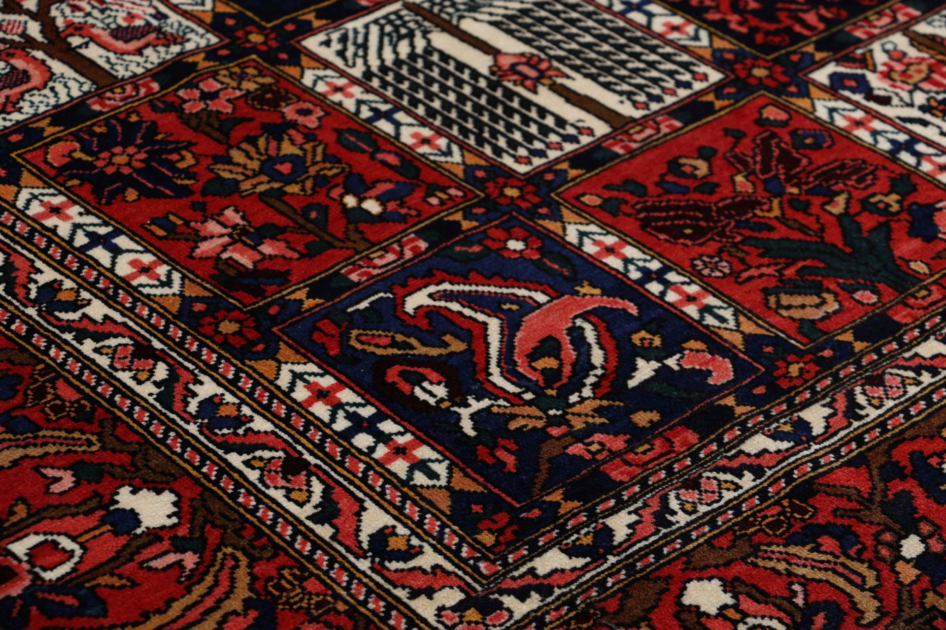 Bakhtiari Perserteppich aus Iran, 215 × 310 cm