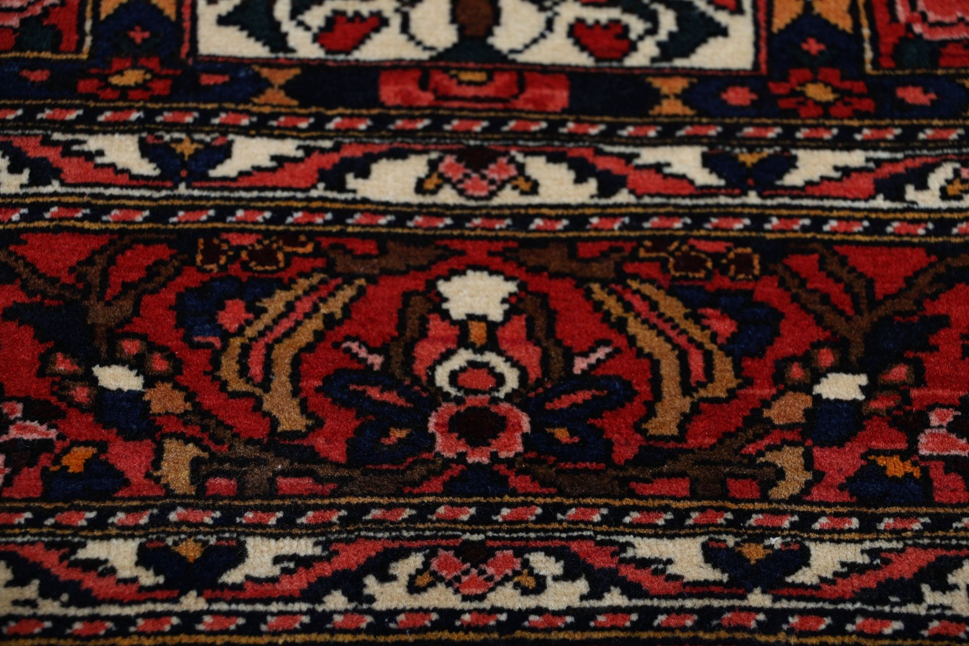 Bakhtiari Perserteppich aus Iran, 215 × 310 cm