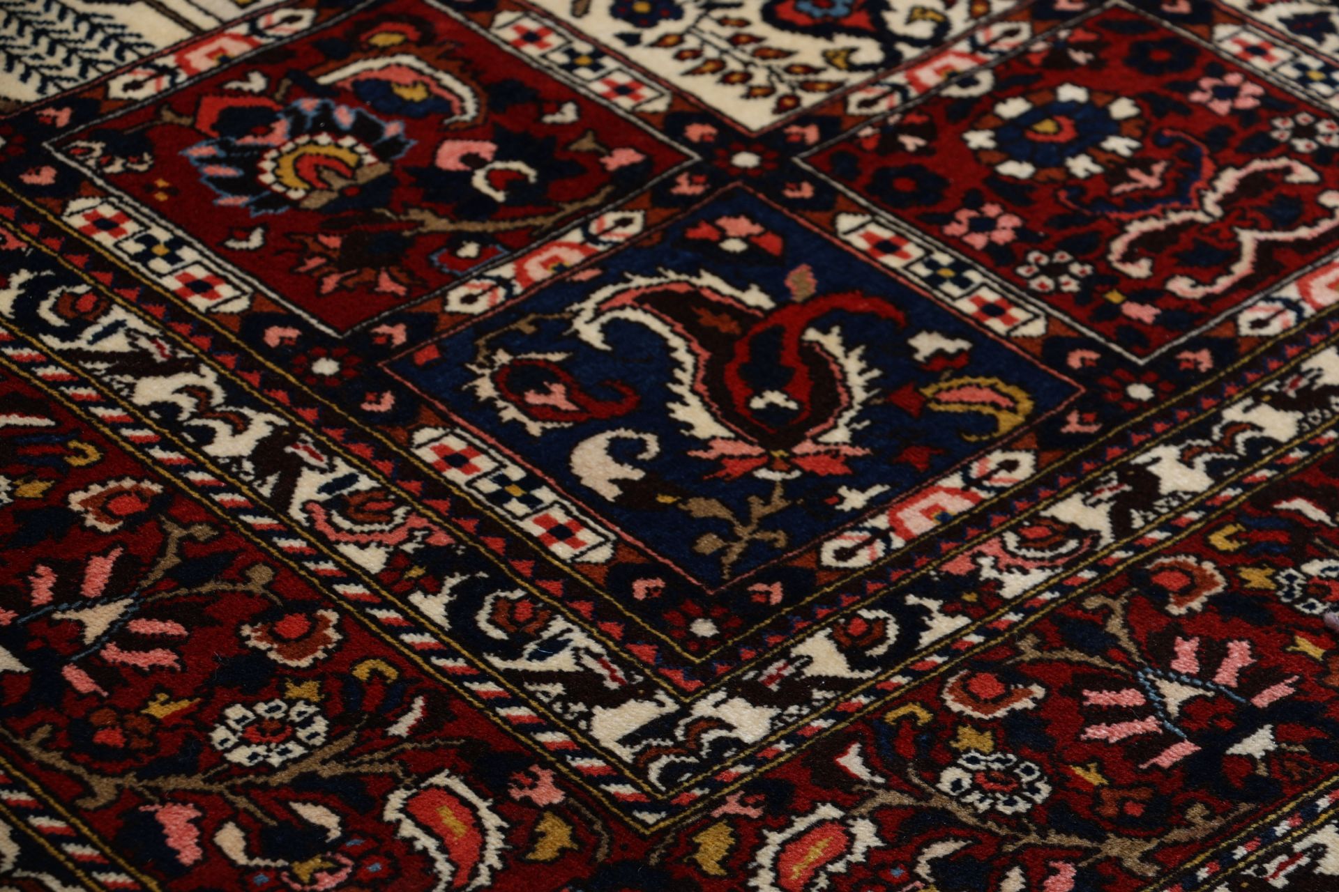 Bakhtiari Perserteppich aus Iran, 210 × 300 cm