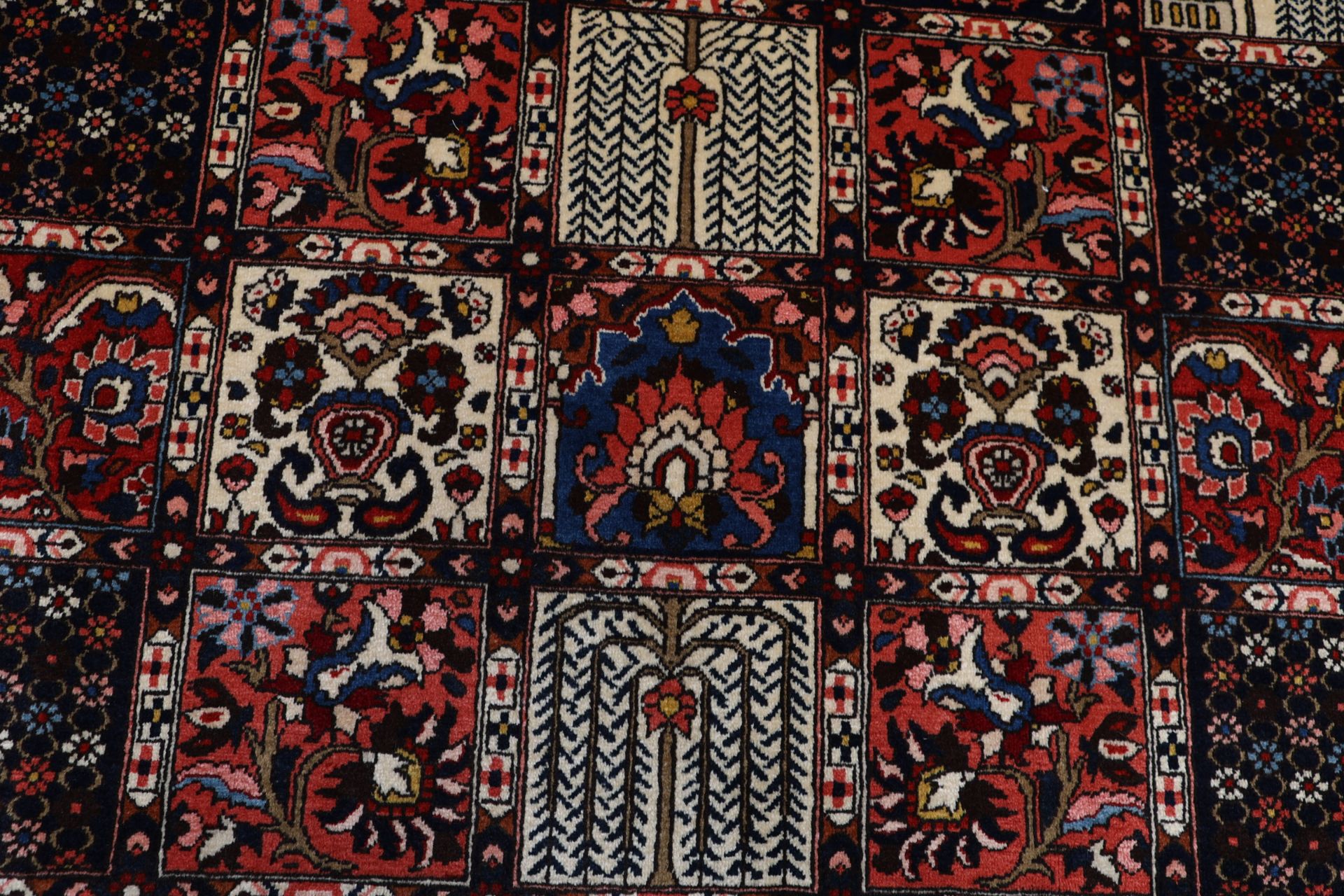 Bakhtiari Perserteppich aus Iran, 210 × 300 cm