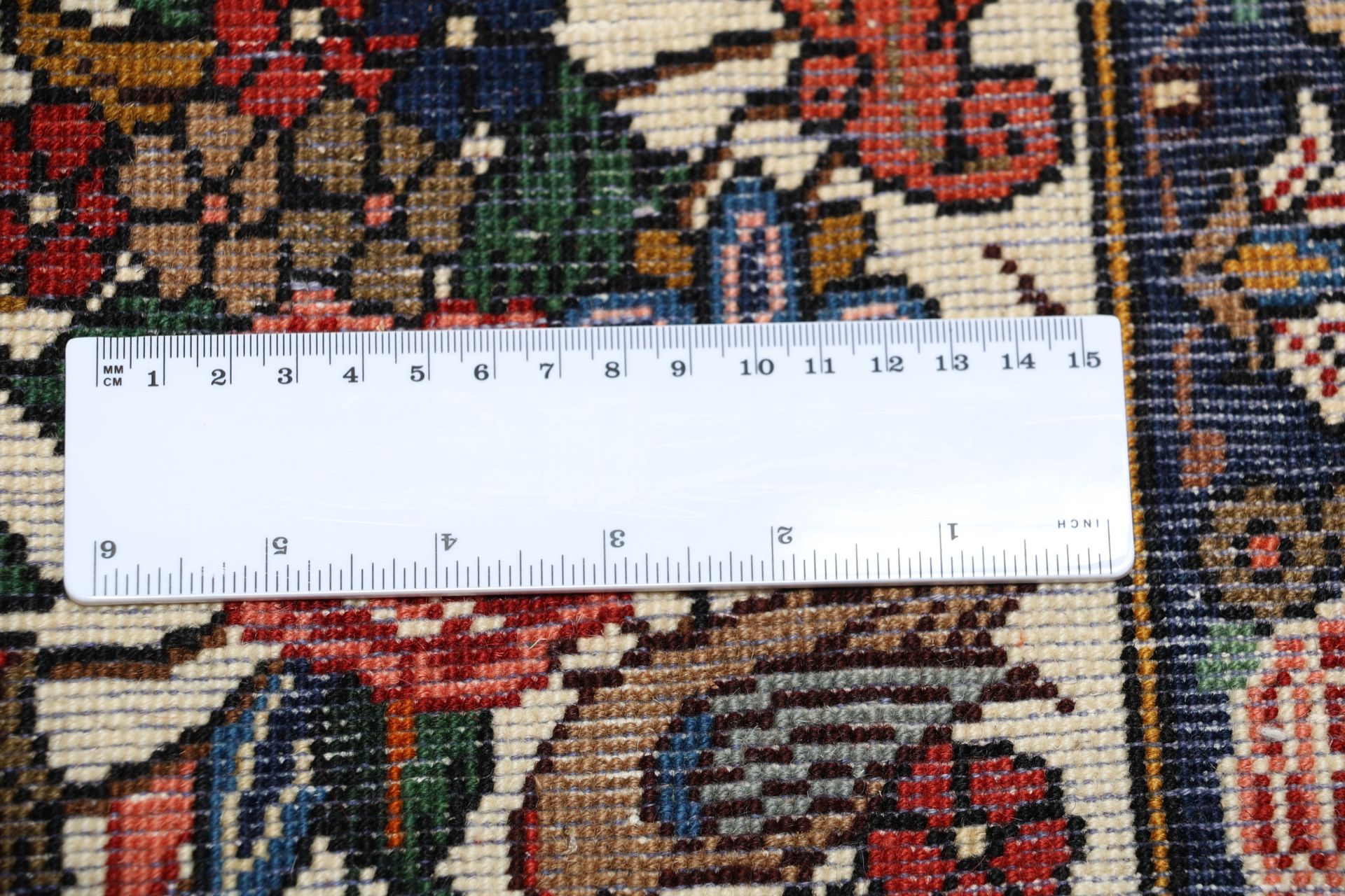 Bakhtiari Perserteppich 208 × 310 cm aus Wolle, handgeknüpft