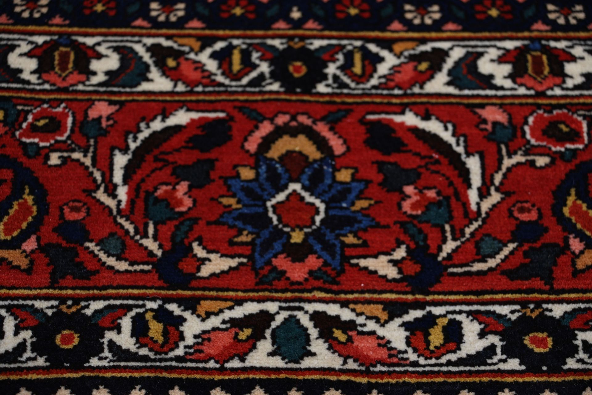 Bakhtiari Perserteppich aus Iran, 215 × 323 cm