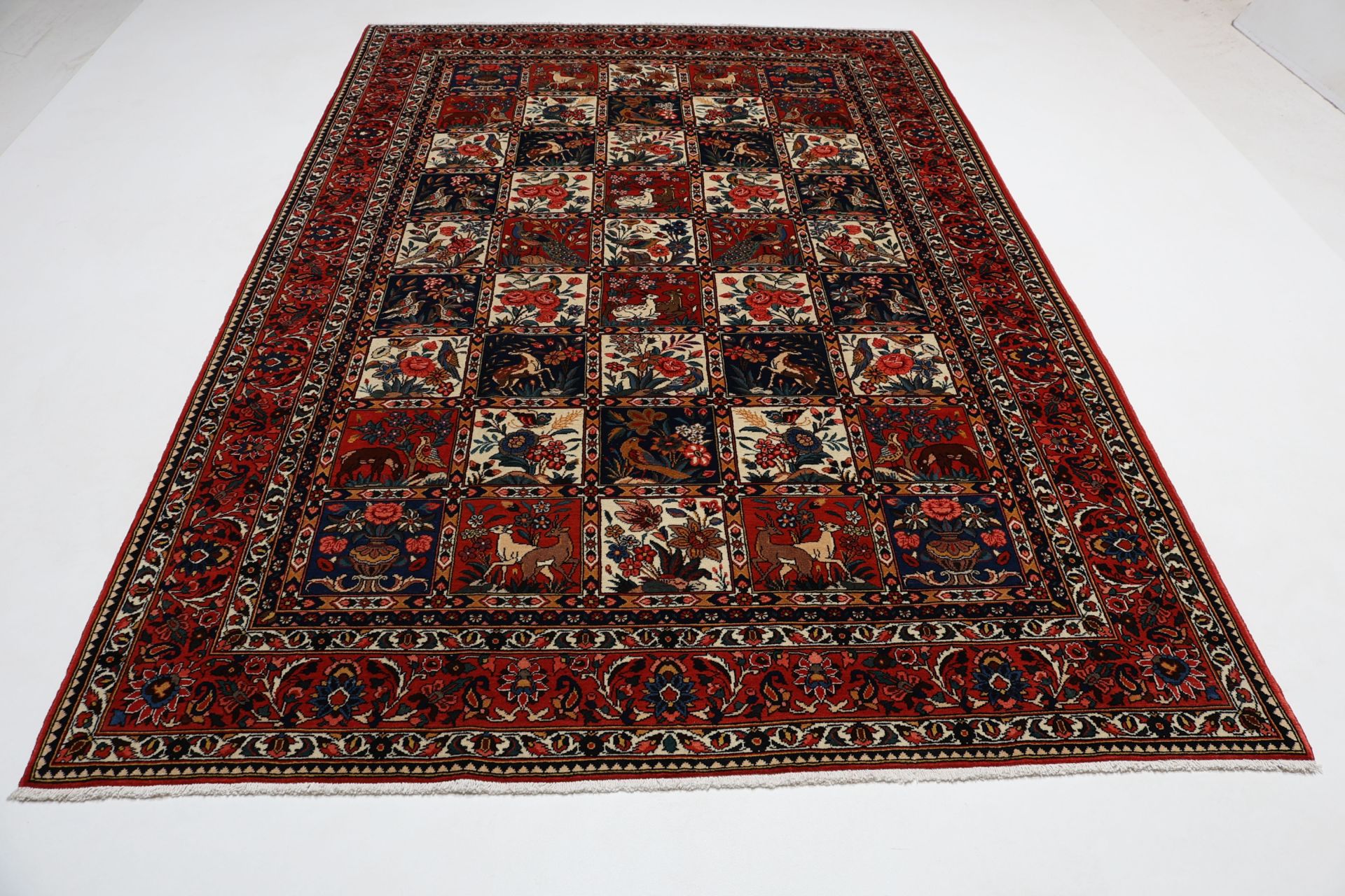 Bakhtiari Perserteppich aus Iran, 215 × 323 cm