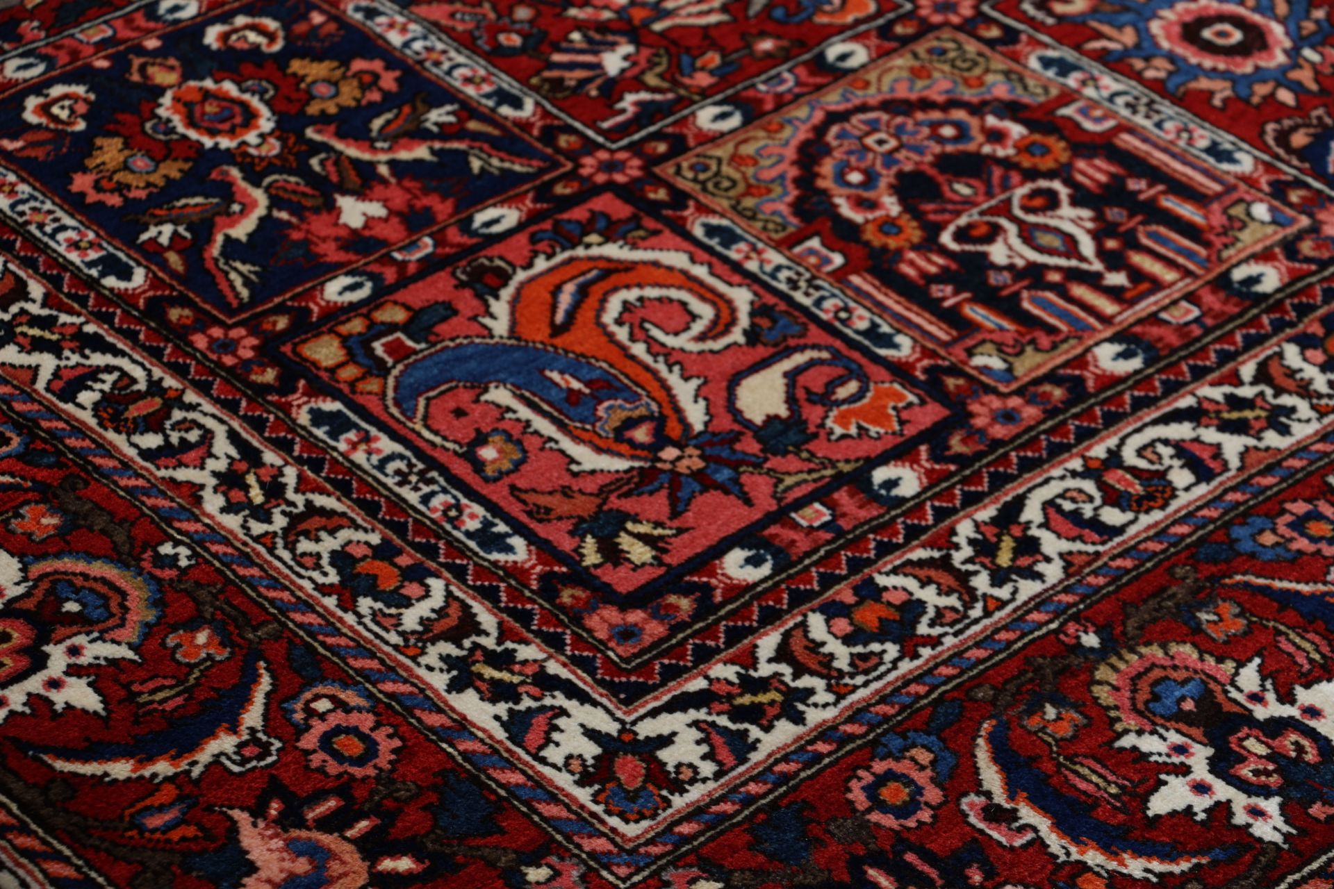 Handgeknüpfter Bakhtiari Perserteppich 220 × 323 cm