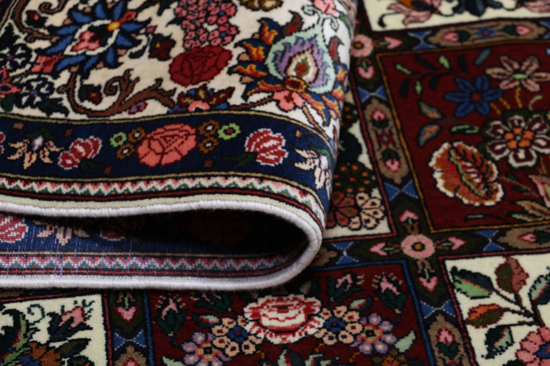 Handgeknüpfter Bakhtiari Perserteppich 208 × 312 cm