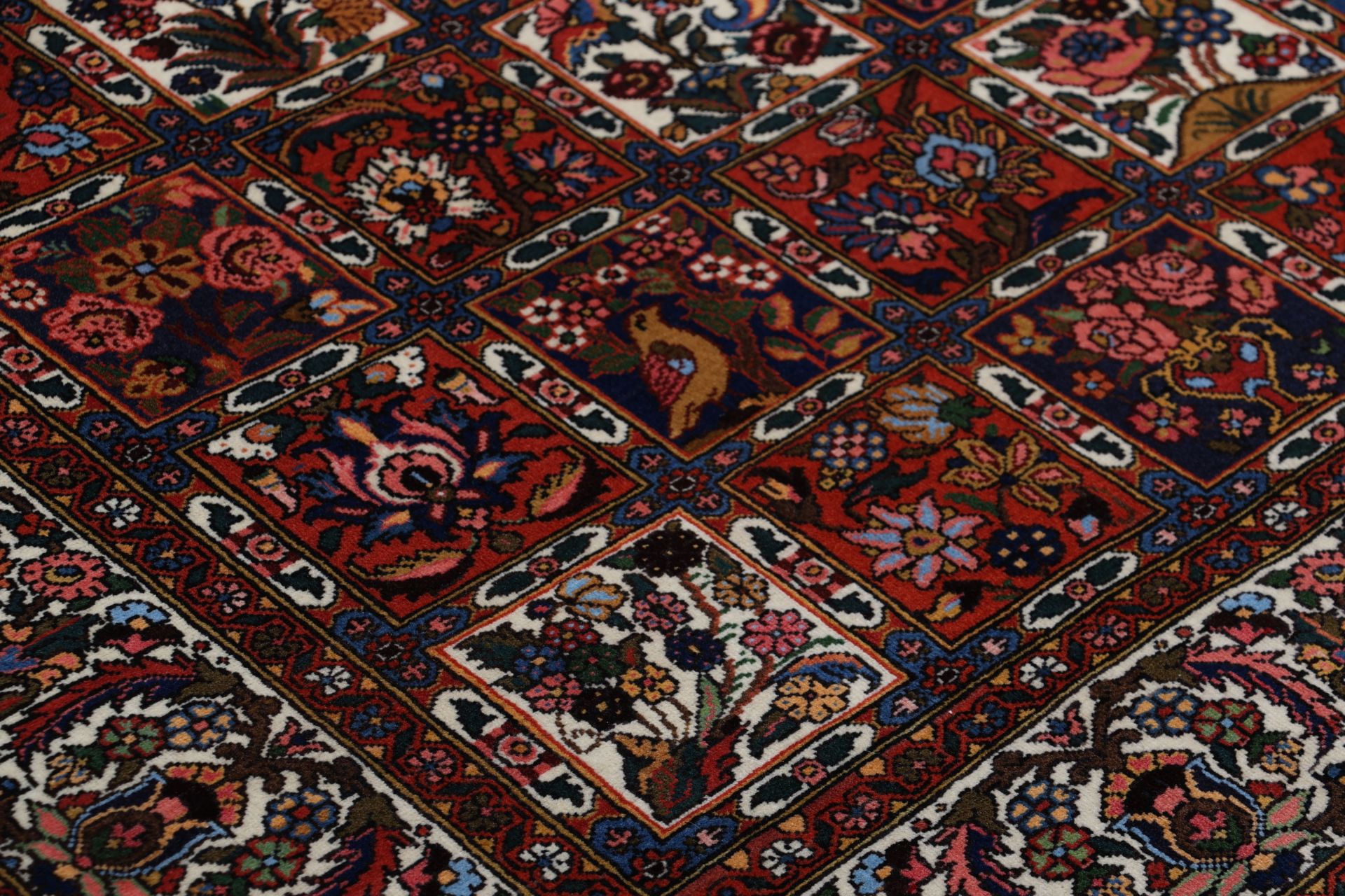 Bakhtiari Perserteppich aus Iran, 197 × 296 cm