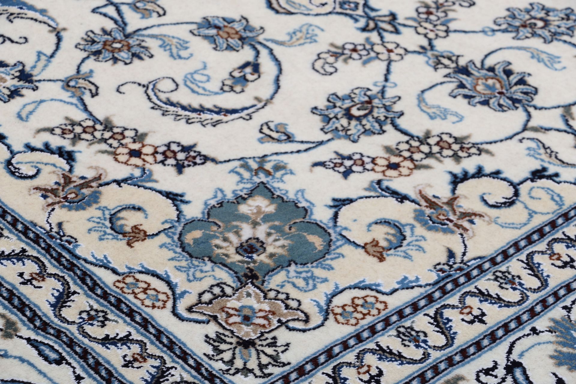 Nain Perserteppich aus Iran, 196 × 297 cm