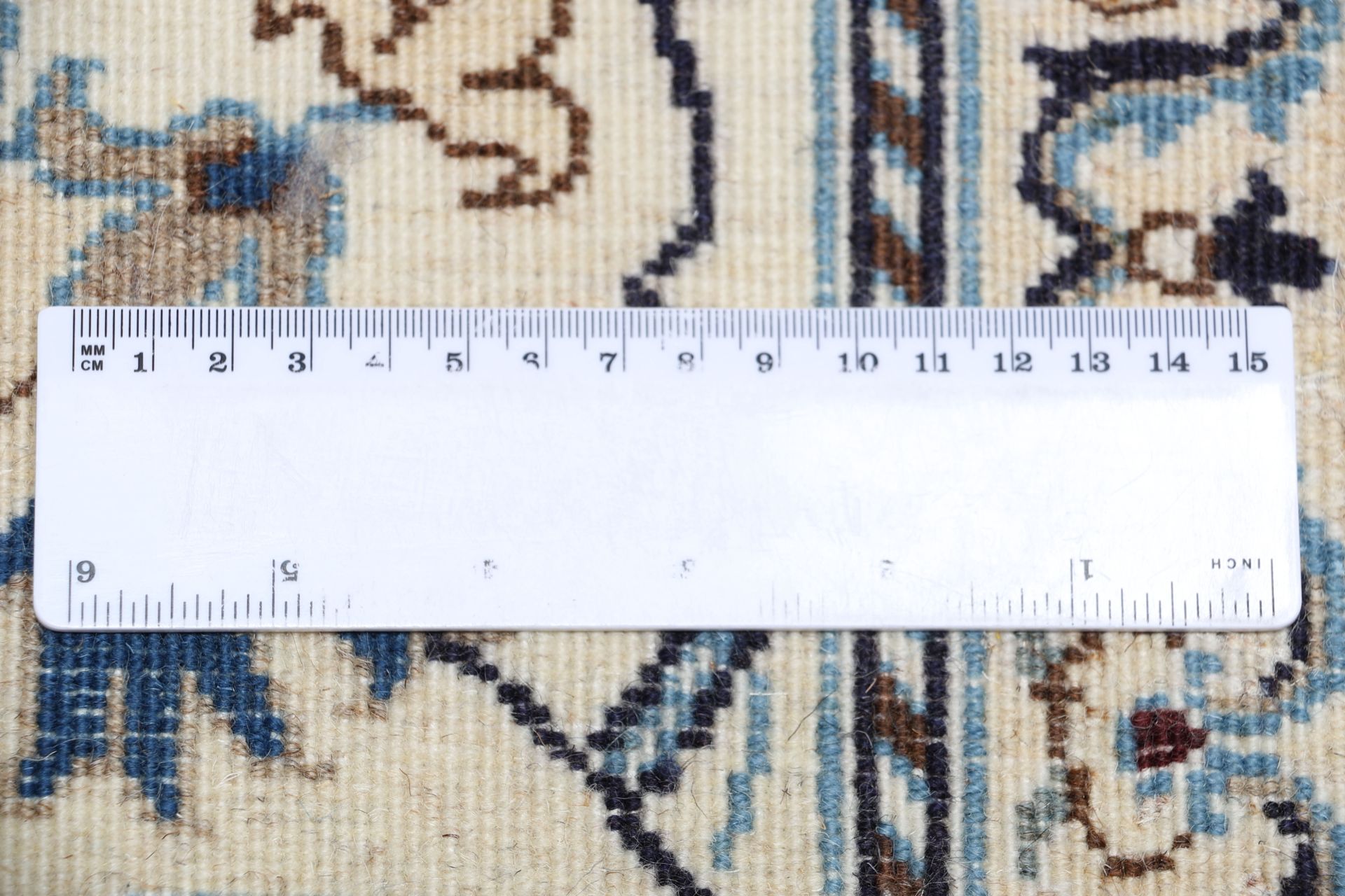 Nain Perserteppich aus Iran, 192 × 292 cm