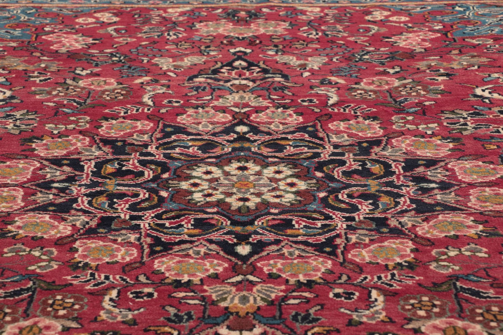 Handgeknüpfter Perserteppich 210 × 305 cm