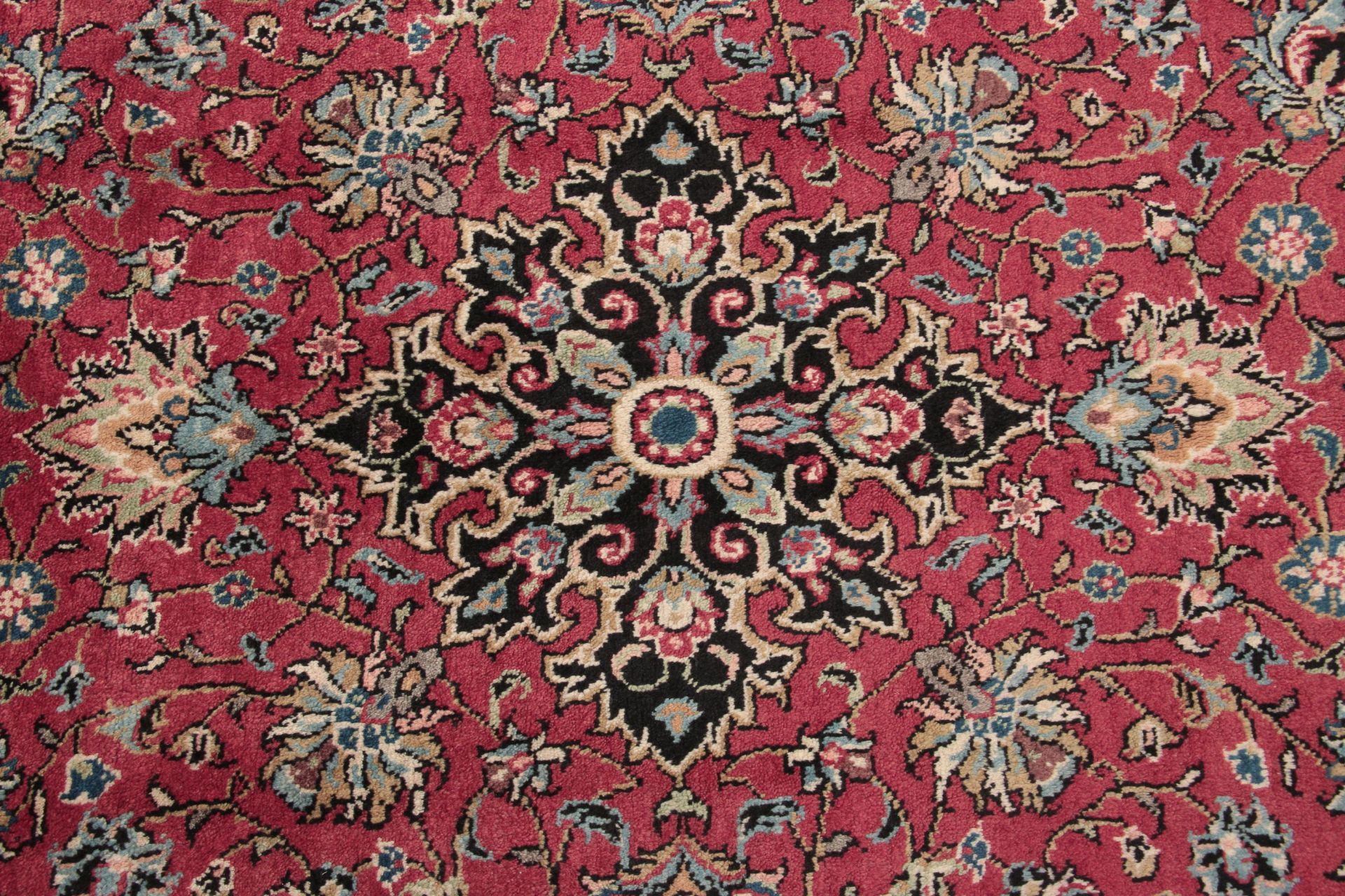 Perserteppich aus Iran, 220 × 324 cm