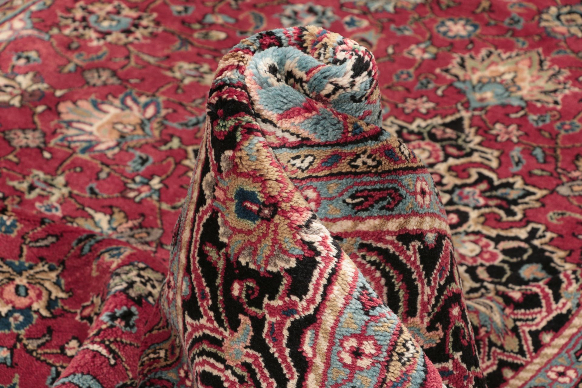 Perserteppich aus Iran, 220 × 324 cm